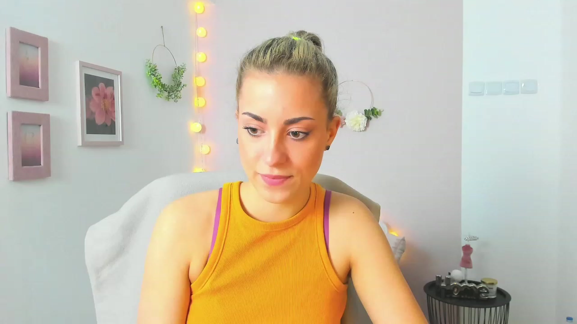 Gallery image thumbnail from Gia_Lopez18's myfreecams stream on, 05/16/2023, 10:22 image 9 of 20