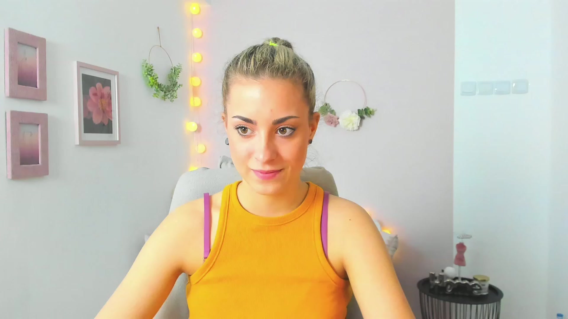Gallery image thumbnail from Gia_Lopez18's myfreecams stream on, 05/16/2023, 12:52 image 5 of 20