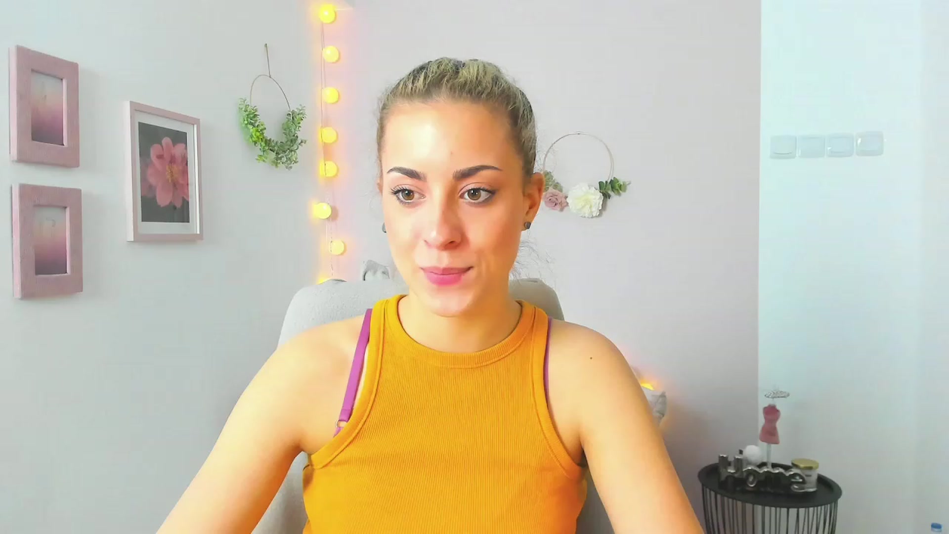 Gallery image thumbnail from Gia_Lopez18's myfreecams stream on, 05/16/2023, 12:52 image 15 of 20