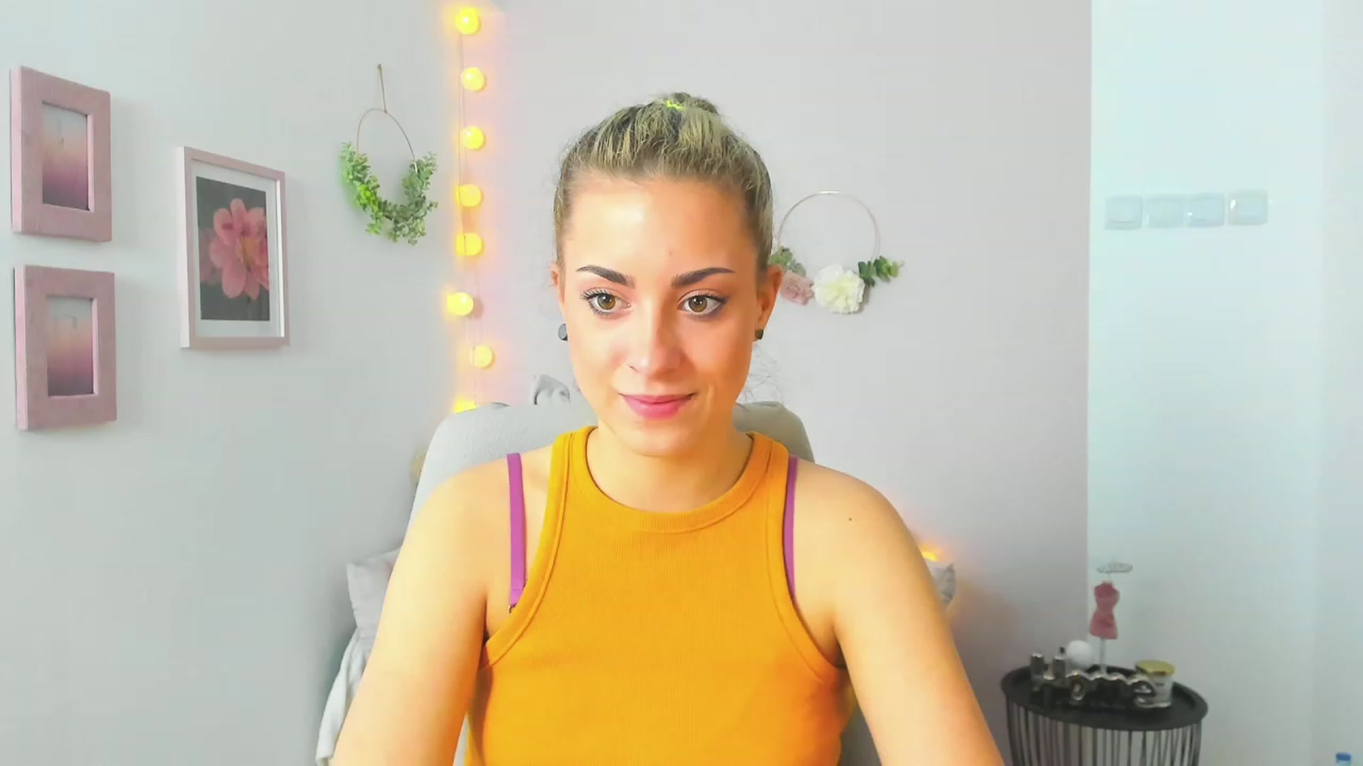 Gallery image thumbnail from Gia_Lopez18's myfreecams stream on, 05/16/2023, 12:52 image 4 of 20