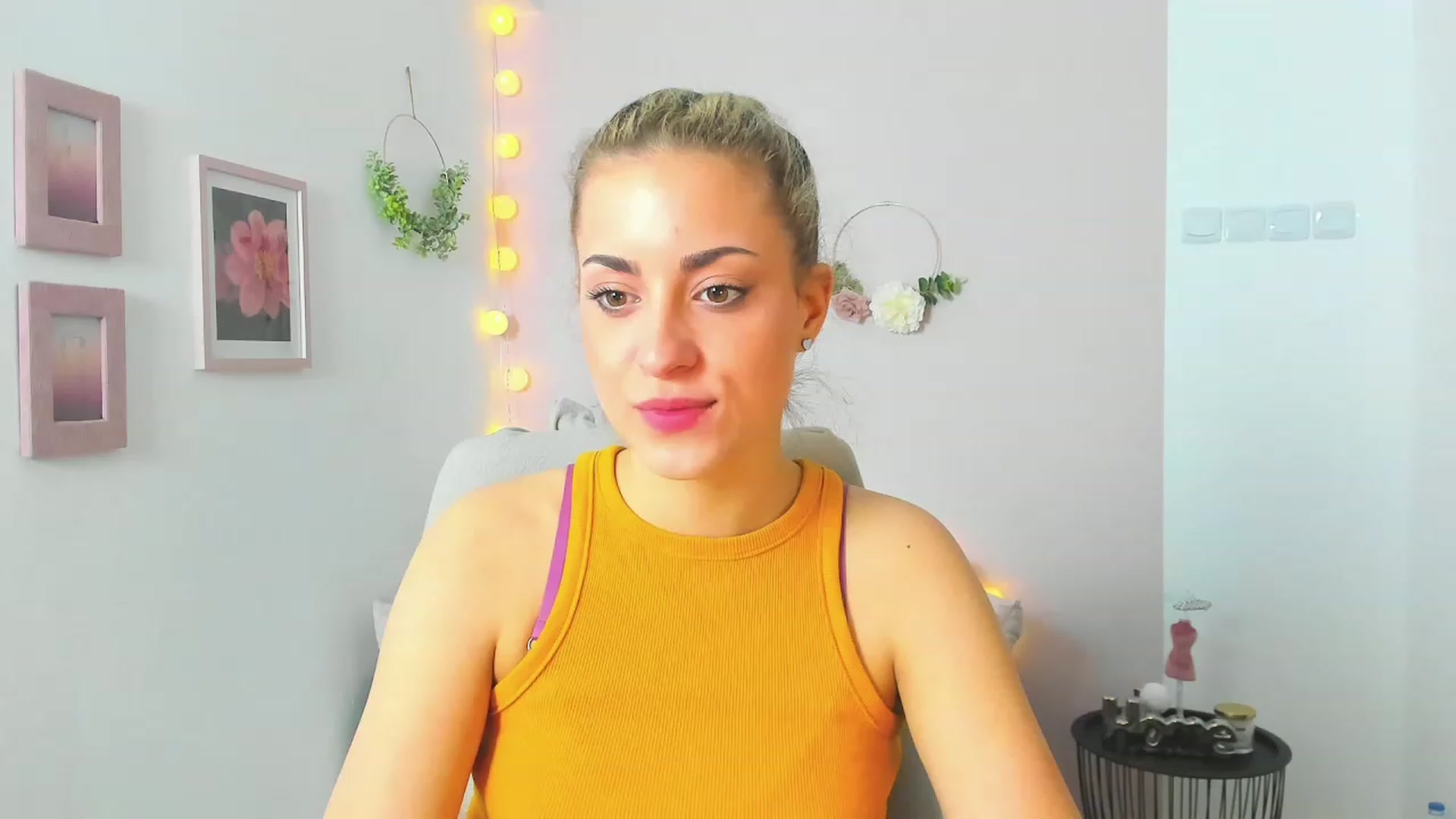 Gallery image thumbnail from Gia_Lopez18's myfreecams stream on, 05/16/2023, 12:52 image 14 of 20