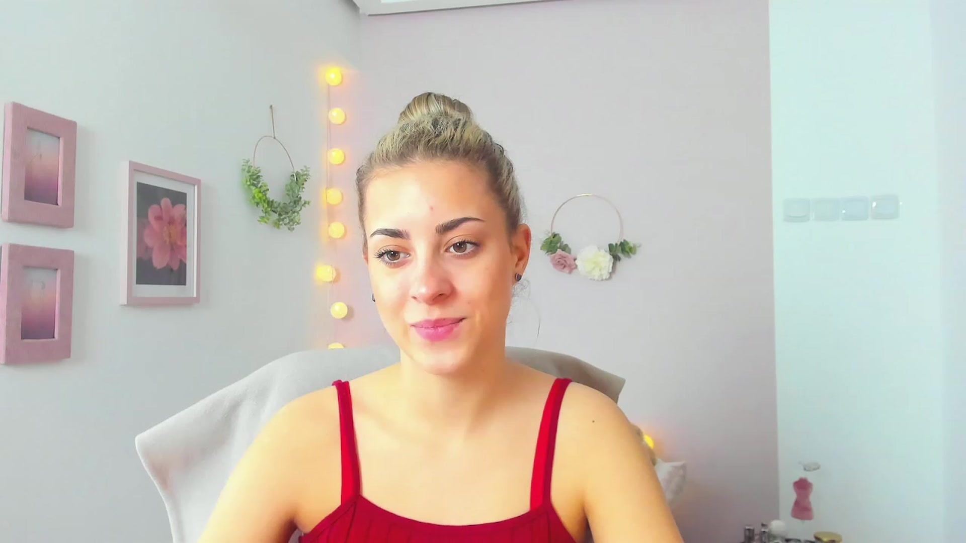 Gallery image thumbnail from Gia_Lopez18's myfreecams stream on, 05/17/2023, 09:51 image 17 of 20