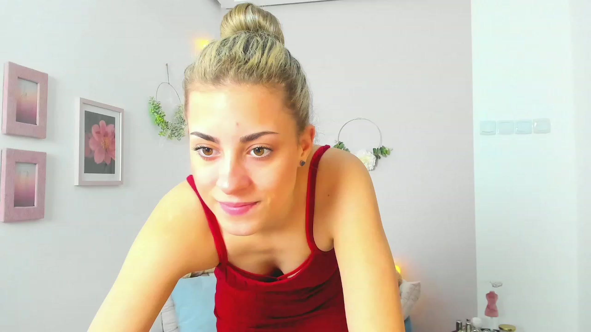 Gallery image thumbnail from Gia_Lopez18's myfreecams stream on, 05/17/2023, 09:51 image 12 of 20