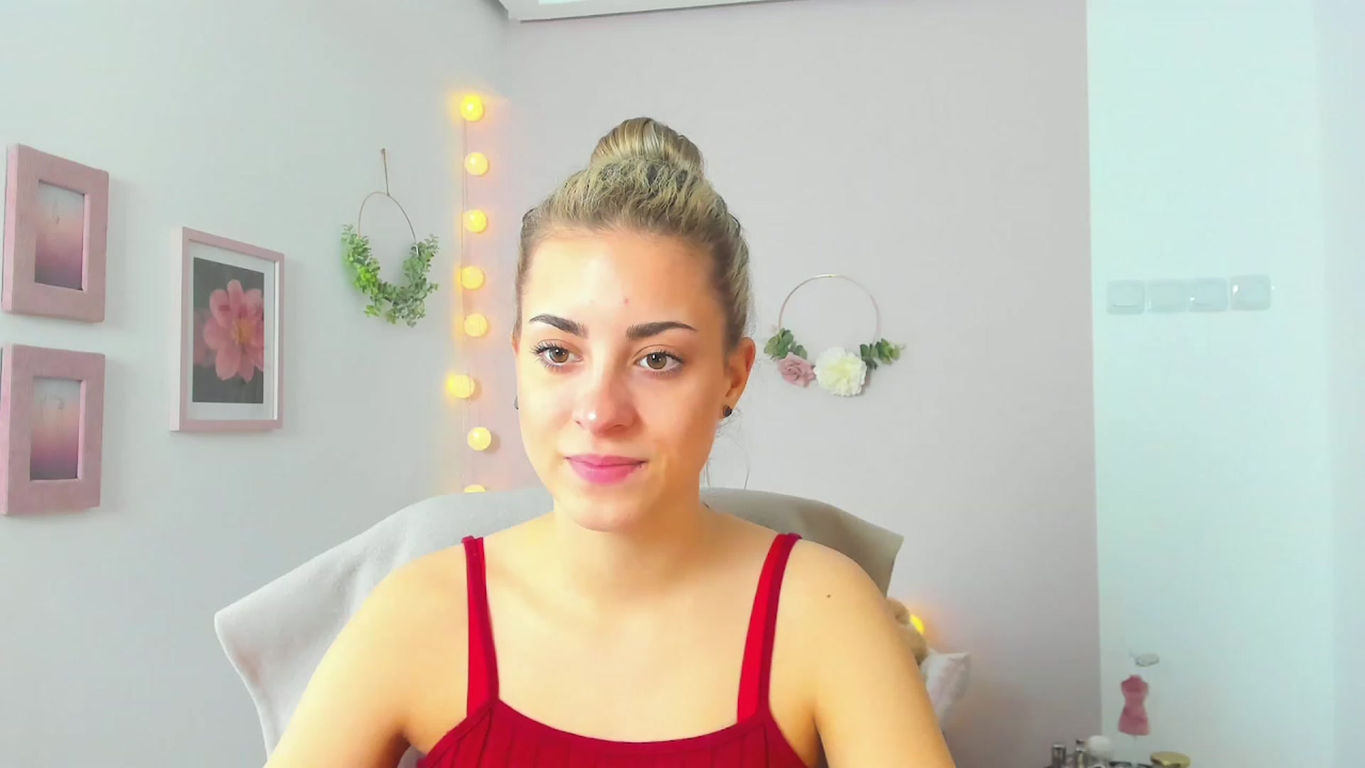 Gallery image thumbnail from Gia_Lopez18's myfreecams stream on, 05/17/2023, 09:51 image 18 of 20