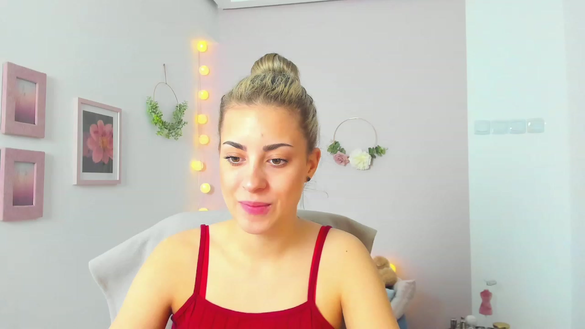 Gallery image thumbnail from Gia_Lopez18's myfreecams stream on, 05/17/2023, 09:51 image 4 of 20