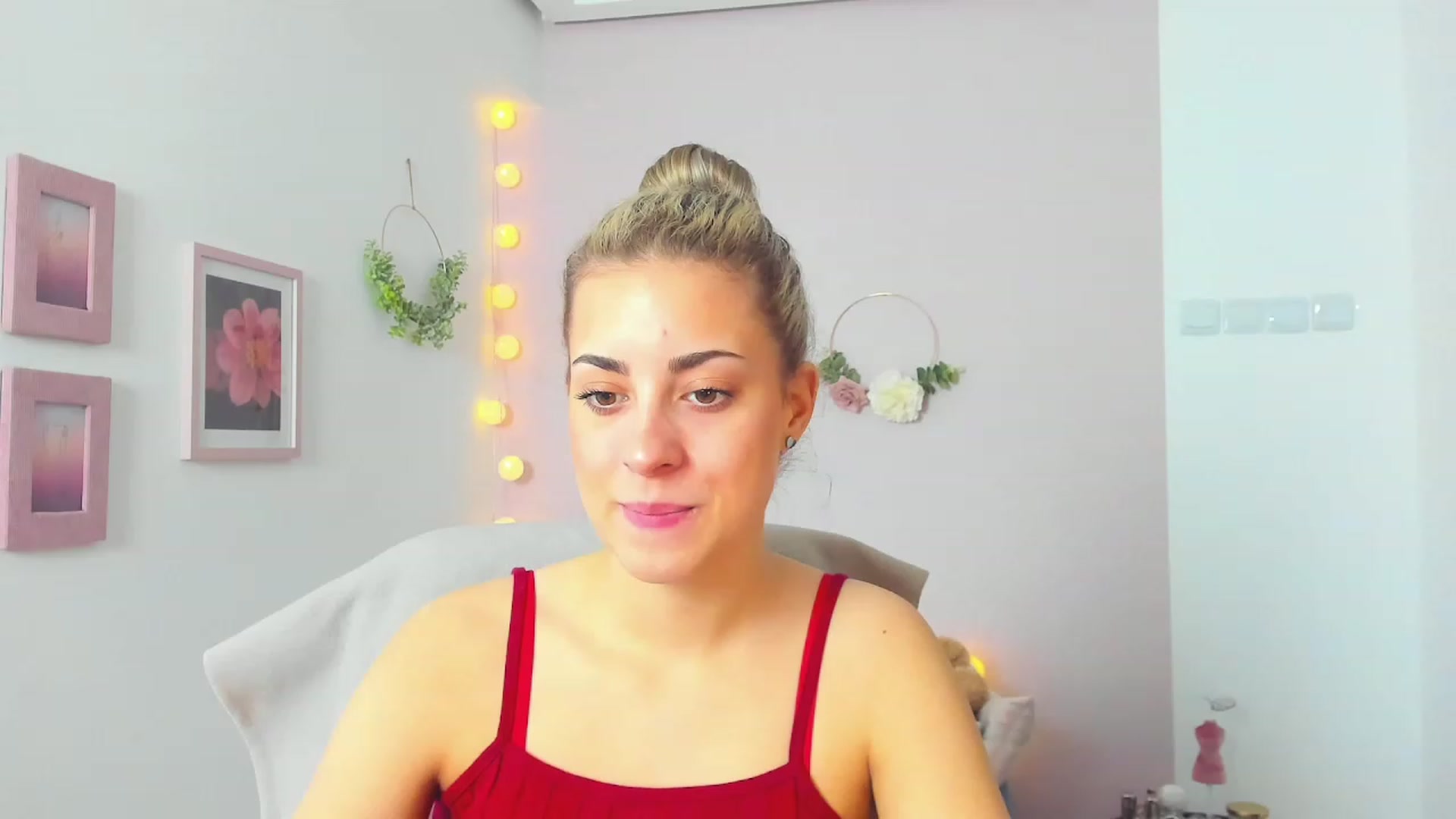 Gallery image thumbnail from Gia_Lopez18's myfreecams stream on, 05/17/2023, 09:51 image 5 of 20