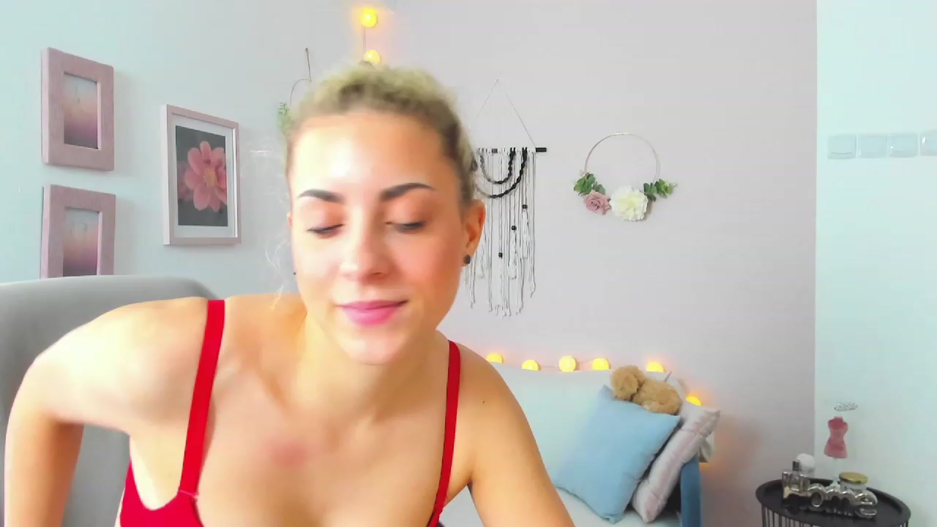 Gallery image thumbnail from Gia_Lopez18's myfreecams stream on, 05/19/2023, 09:42 image 15 of 20