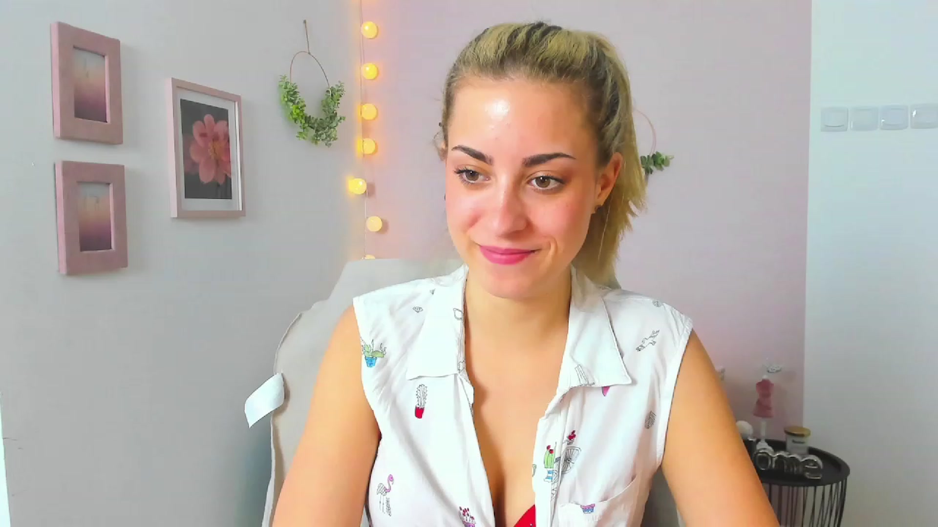 Gallery image thumbnail from Gia_Lopez18's myfreecams stream on, 05/23/2023, 16:58 image 16 of 20