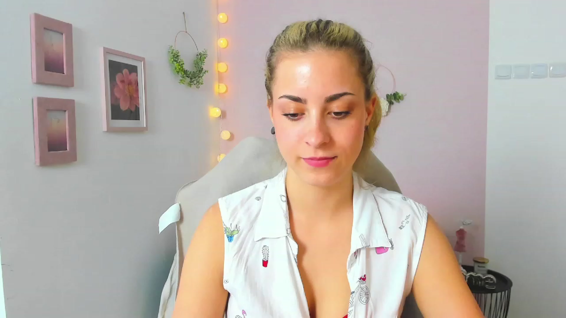Gallery image thumbnail from Gia_Lopez18's myfreecams stream on, 05/23/2023, 16:58 image 11 of 20