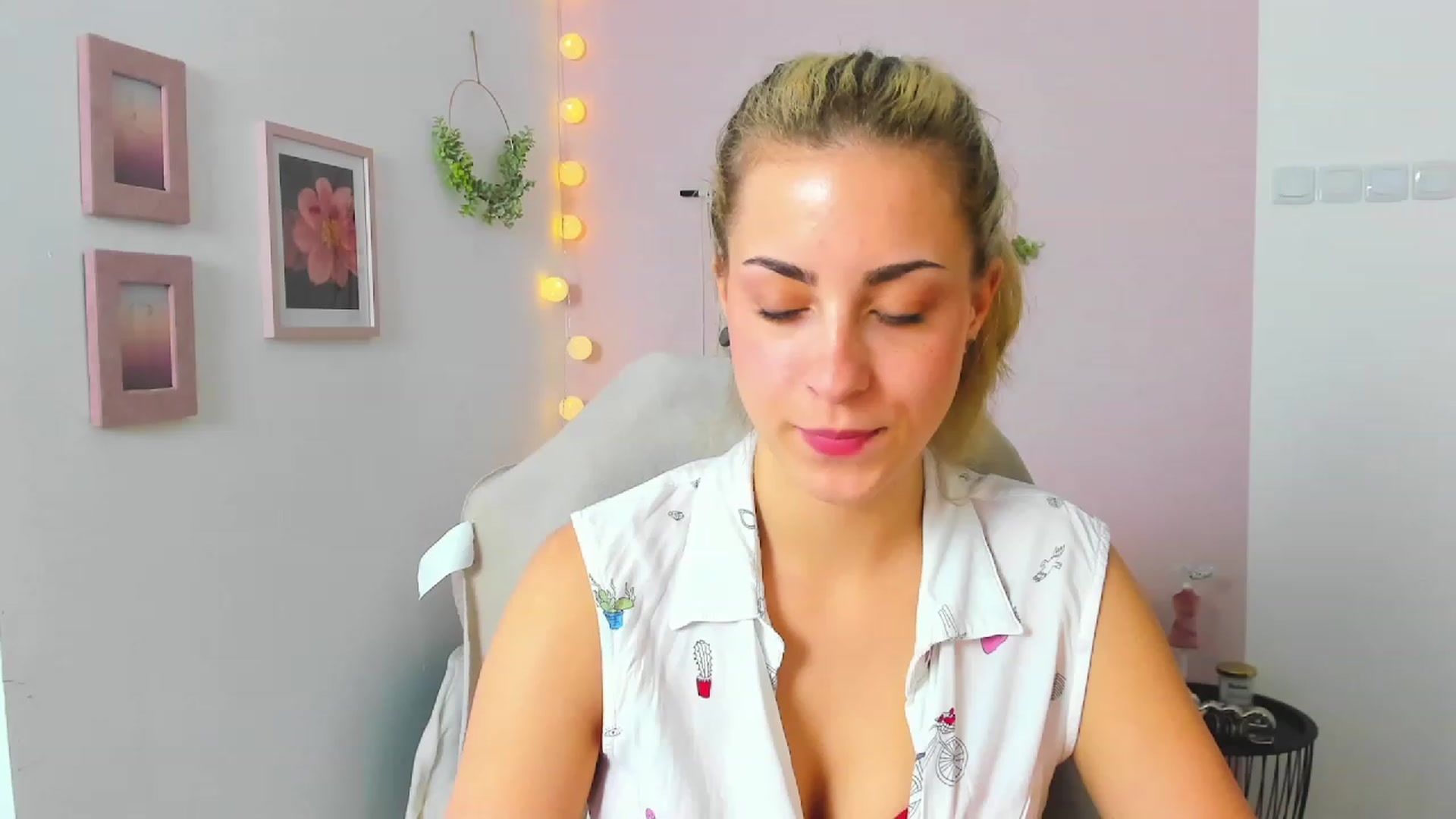 Gallery image thumbnail from Gia_Lopez18's myfreecams stream on, 05/23/2023, 16:58 image 10 of 20