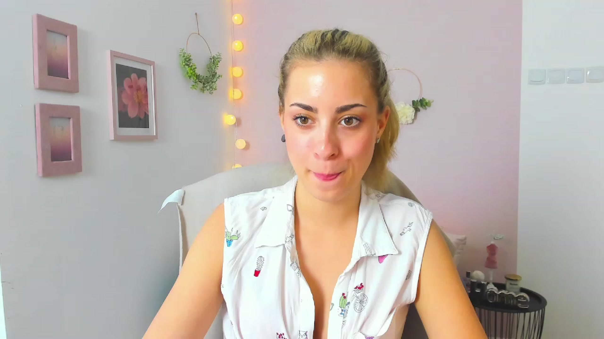 Gallery image thumbnail from Gia_Lopez18's myfreecams stream on, 05/23/2023, 16:58 image 6 of 20
