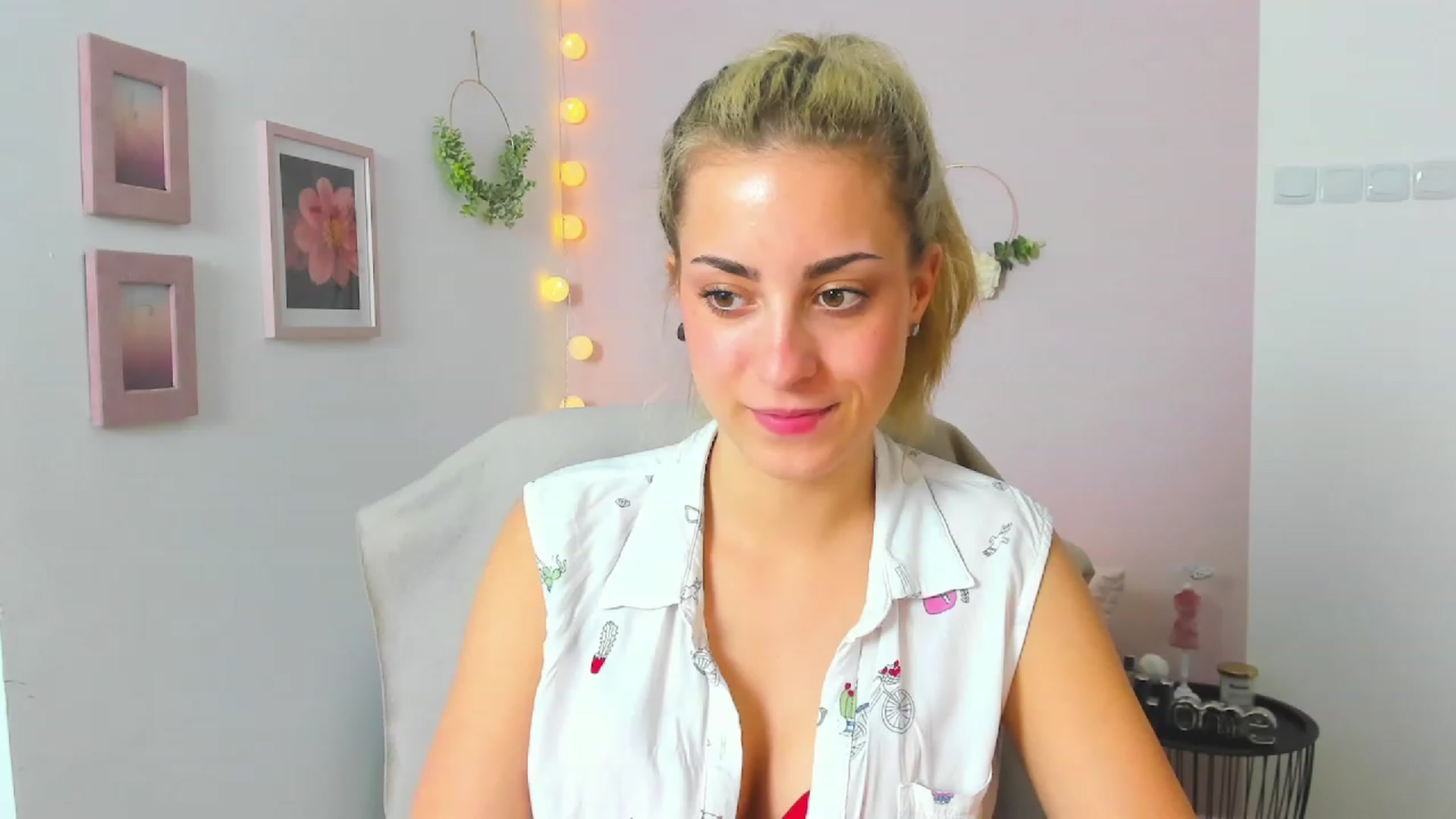 Gallery image thumbnail from Gia_Lopez18's myfreecams stream on, 05/23/2023, 18:02 image 13 of 20
