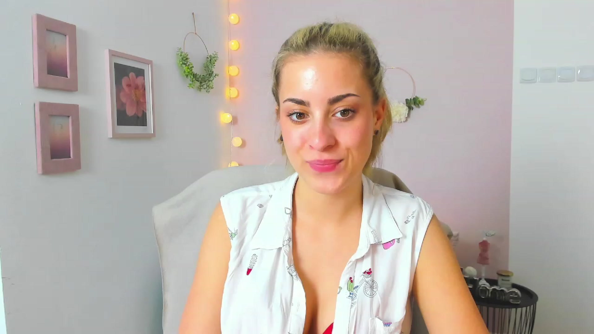 Gallery image thumbnail from Gia_Lopez18's myfreecams stream on, 05/23/2023, 18:02 image 16 of 20