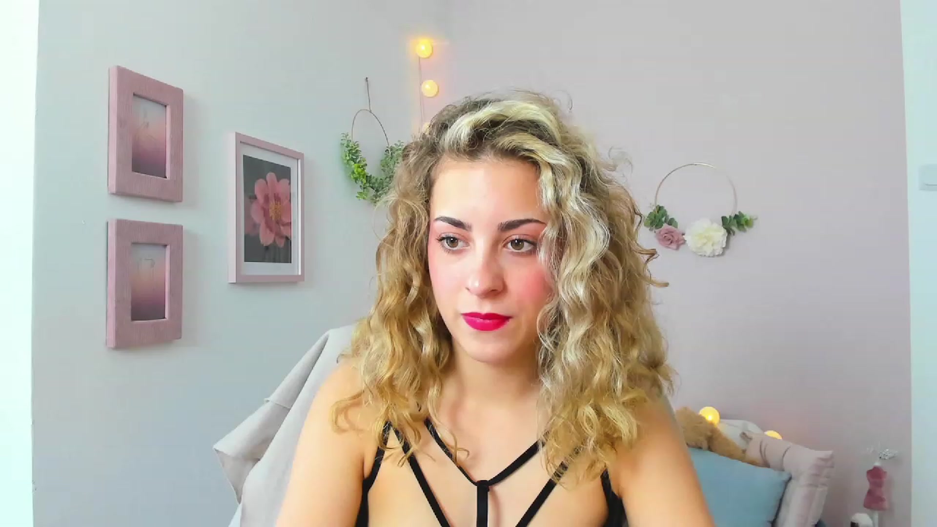 Gallery image thumbnail from Gia_Lopez18's myfreecams stream on, 05/25/2023, 13:53 image 12 of 20