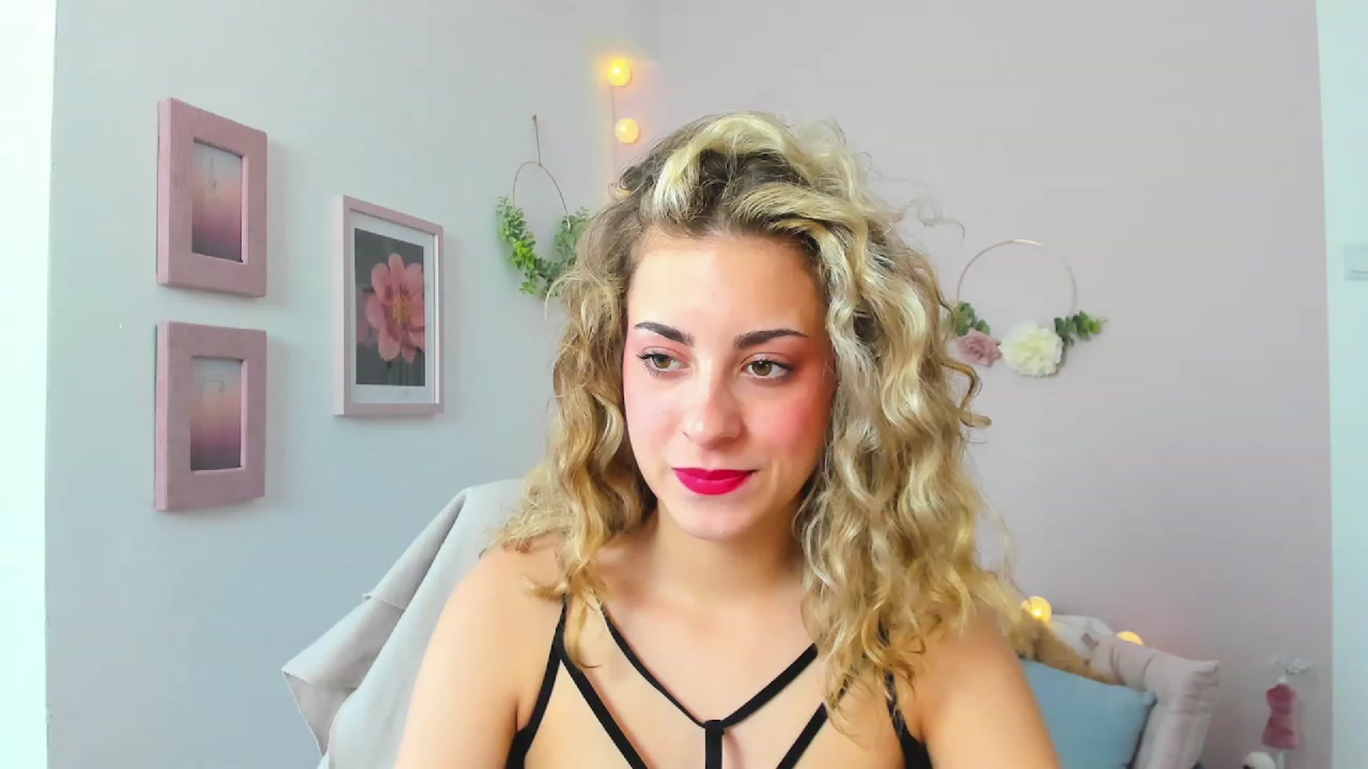 Gallery image thumbnail from Gia_Lopez18's myfreecams stream on, 05/25/2023, 13:53 image 8 of 20