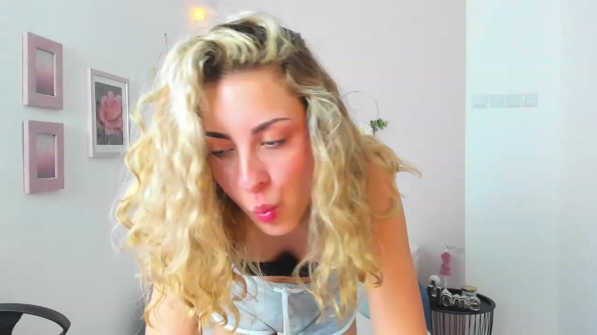 Gallery image thumbnail from Gia_Lopez18's myfreecams stream on, 05/26/2023, 16:58 image 10 of 20