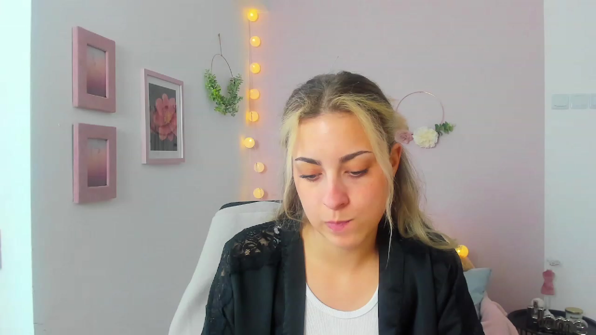 Gallery image thumbnail from Gia_Lopez18's myfreecams stream on, 05/29/2023, 16:18 image 15 of 20