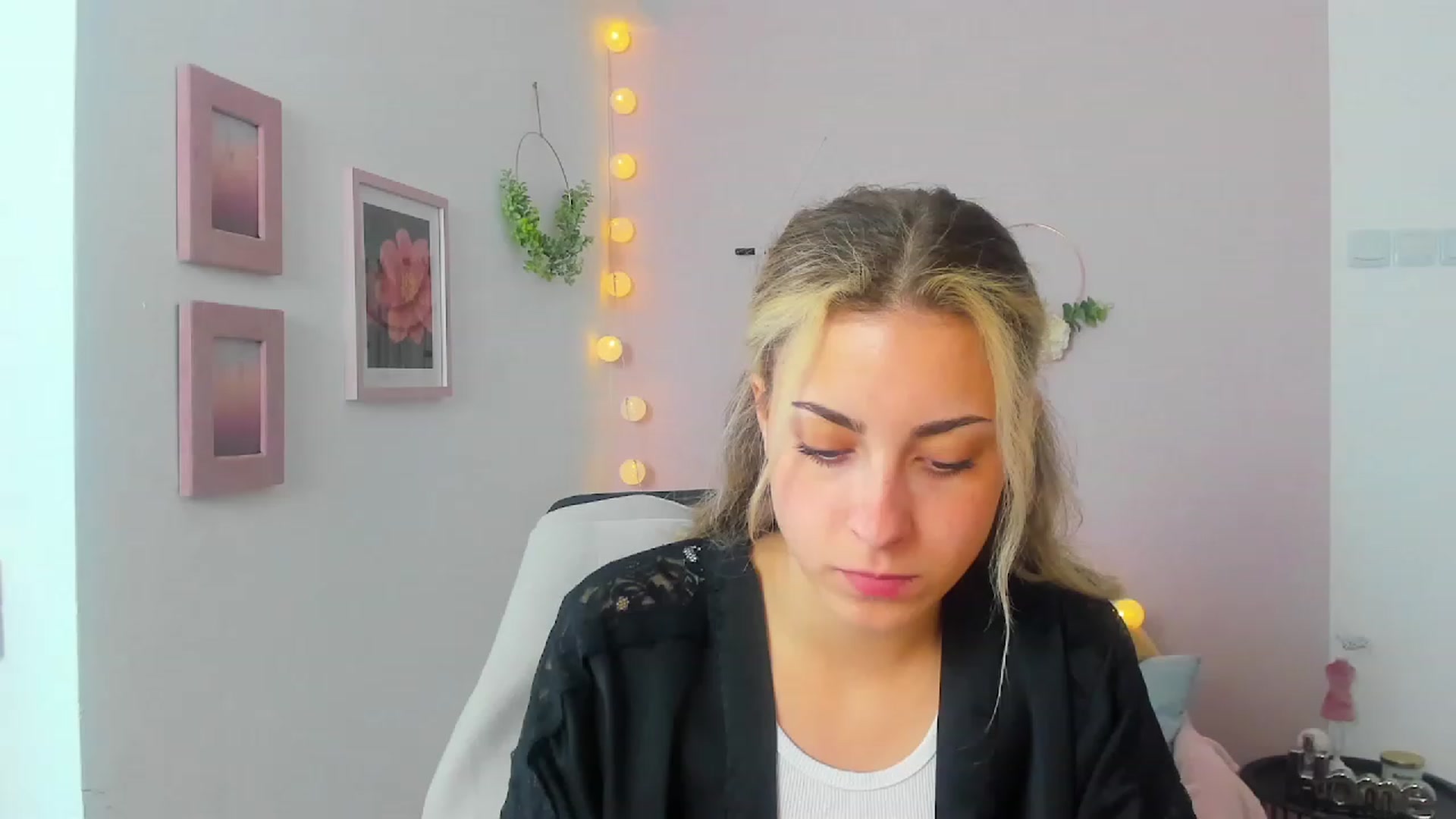 Gallery image thumbnail from Gia_Lopez18's myfreecams stream on, 05/29/2023, 16:18 image 8 of 20