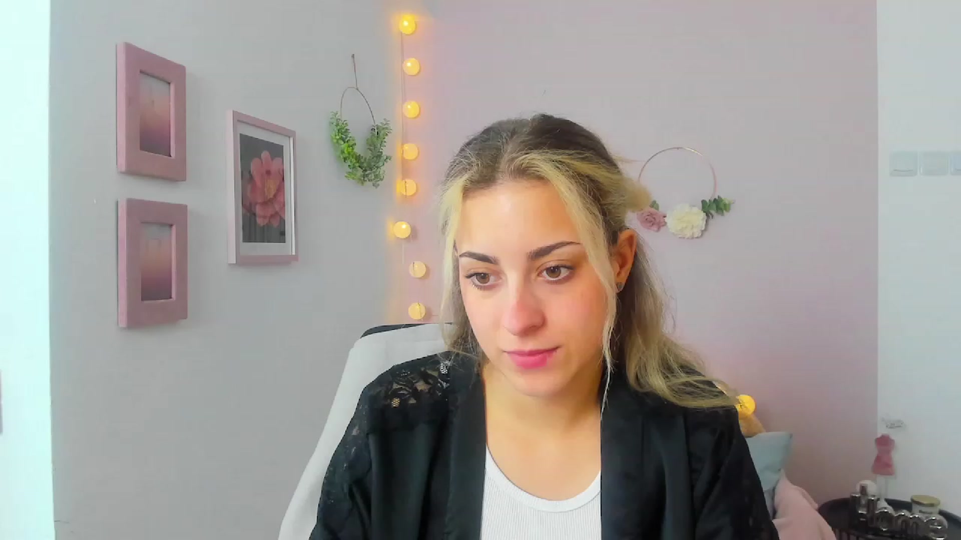 Gallery image thumbnail from Gia_Lopez18's myfreecams stream on, 05/29/2023, 16:18 image 20 of 20