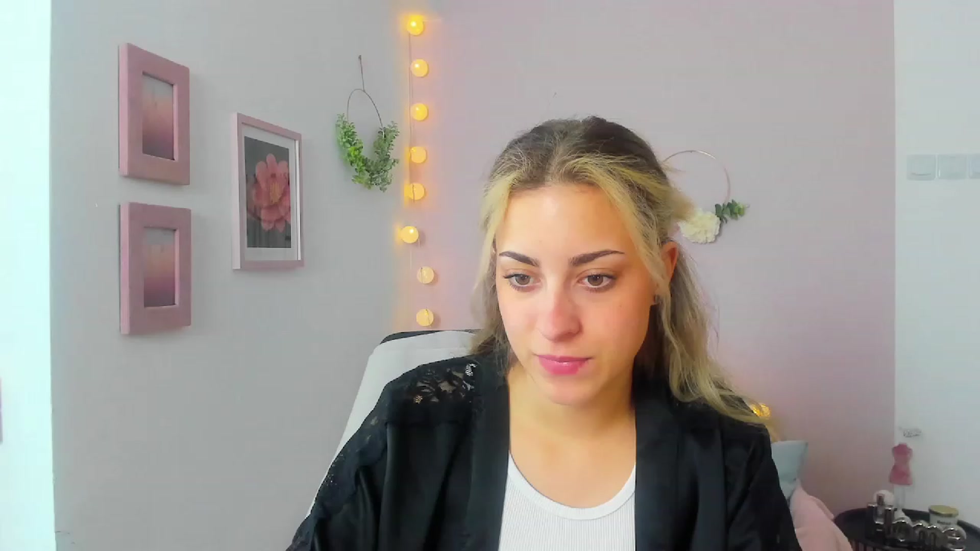 Gallery image thumbnail from Gia_Lopez18's myfreecams stream on, 05/29/2023, 16:18 image 18 of 20