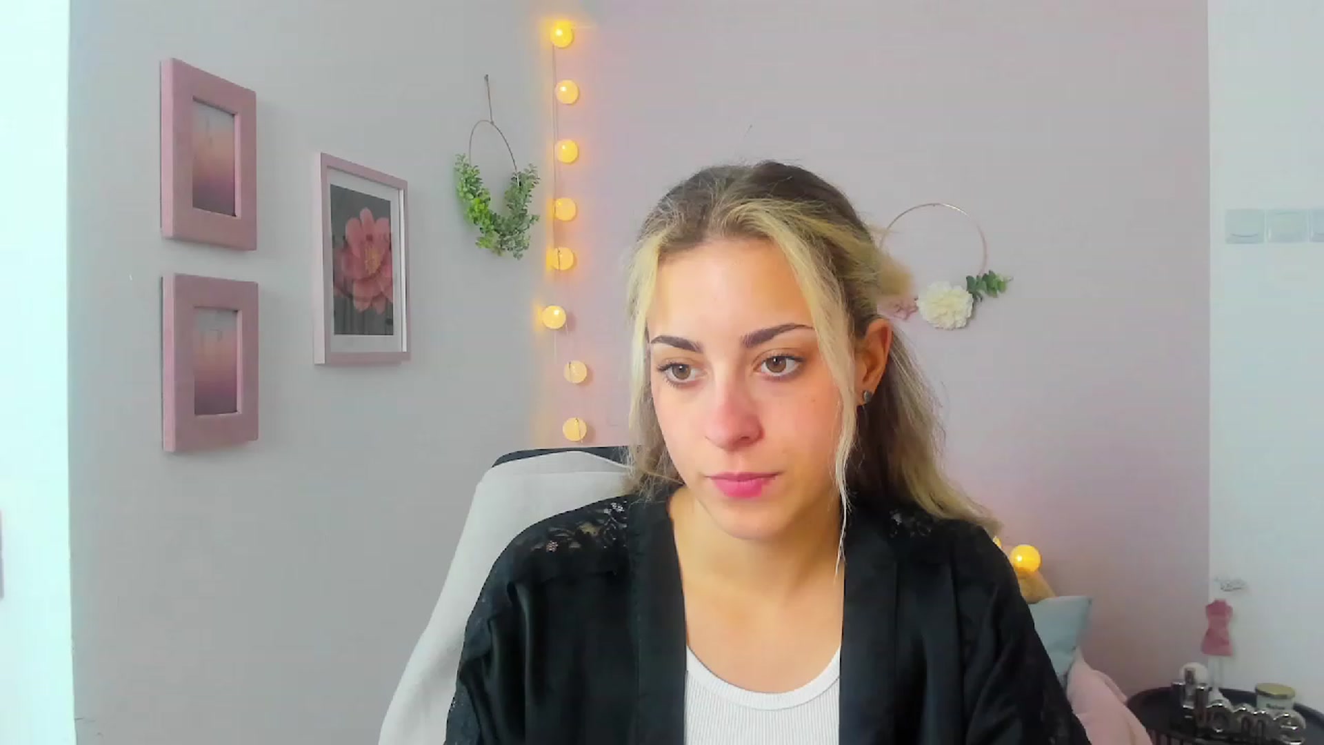 Gallery image thumbnail from Gia_Lopez18's myfreecams stream on, 05/29/2023, 16:18 image 6 of 20
