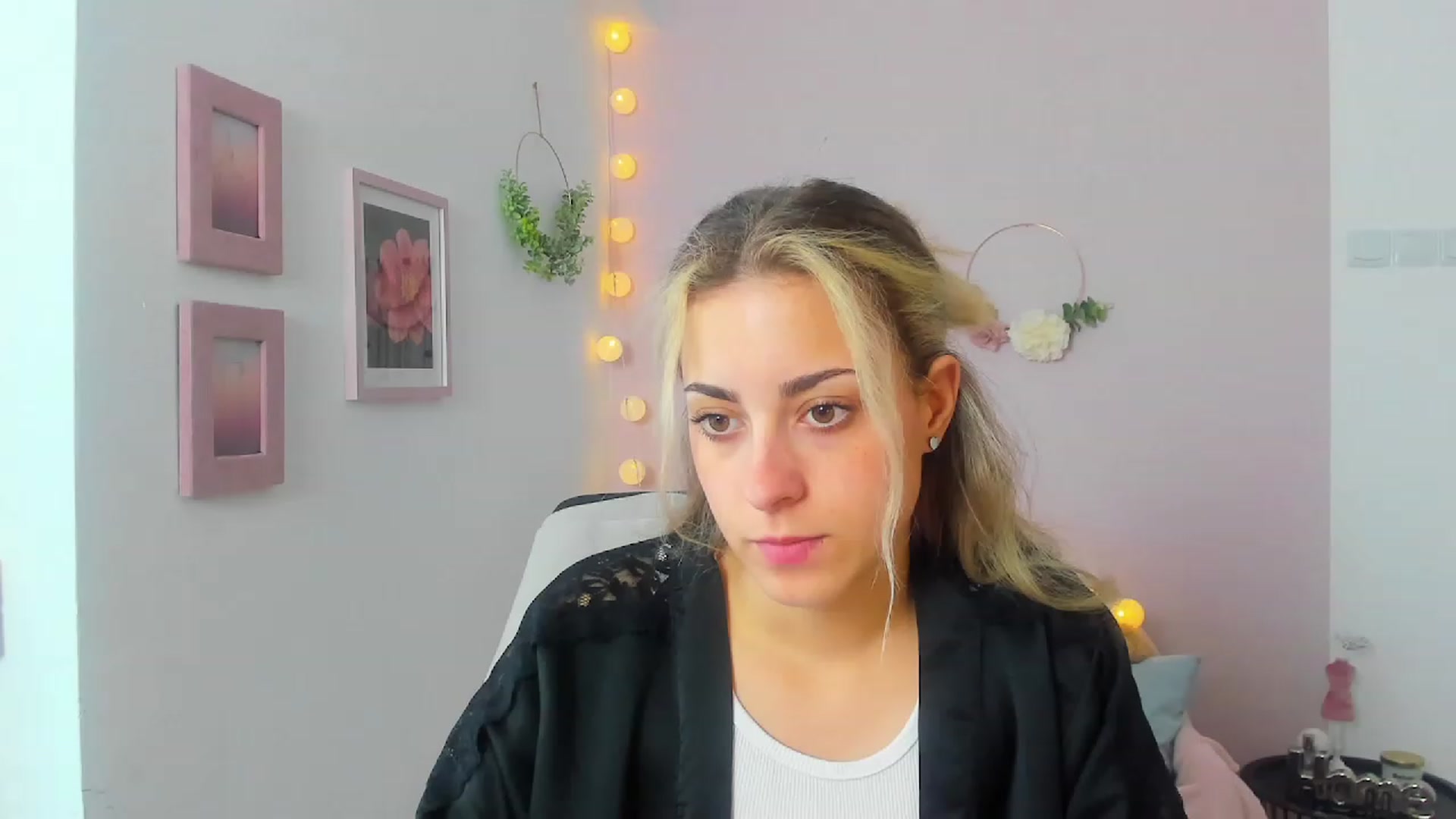Gallery image thumbnail from Gia_Lopez18's myfreecams stream on, 05/29/2023, 16:18 image 13 of 20