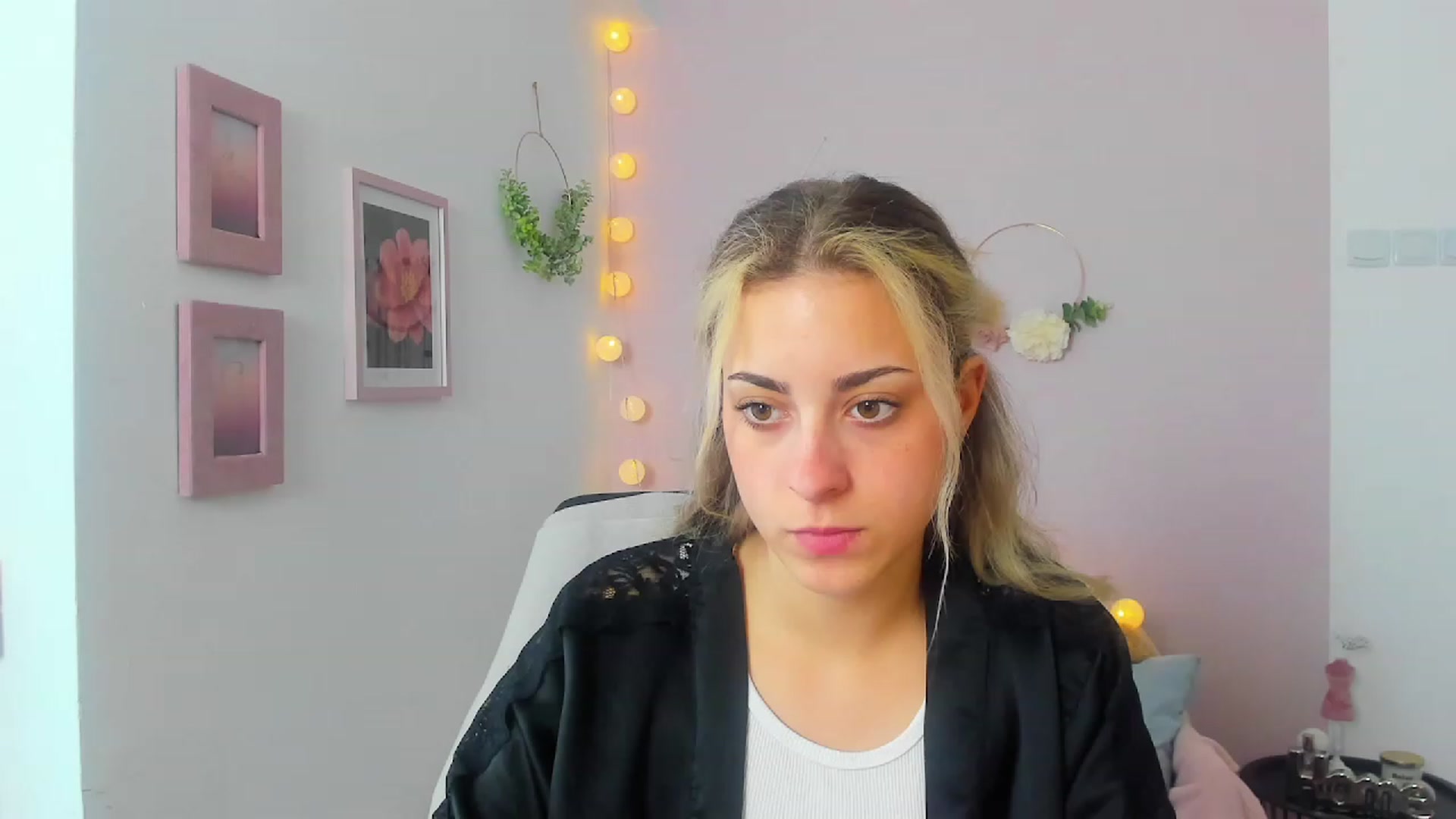 Gallery image thumbnail from Gia_Lopez18's myfreecams stream on, 05/29/2023, 16:18 image 12 of 20