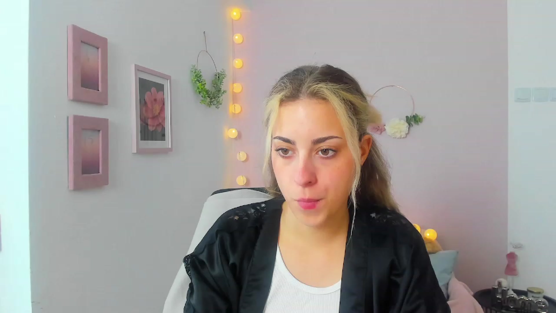 Gallery image thumbnail from Gia_Lopez18's myfreecams stream on, 05/29/2023, 16:18 image 3 of 20