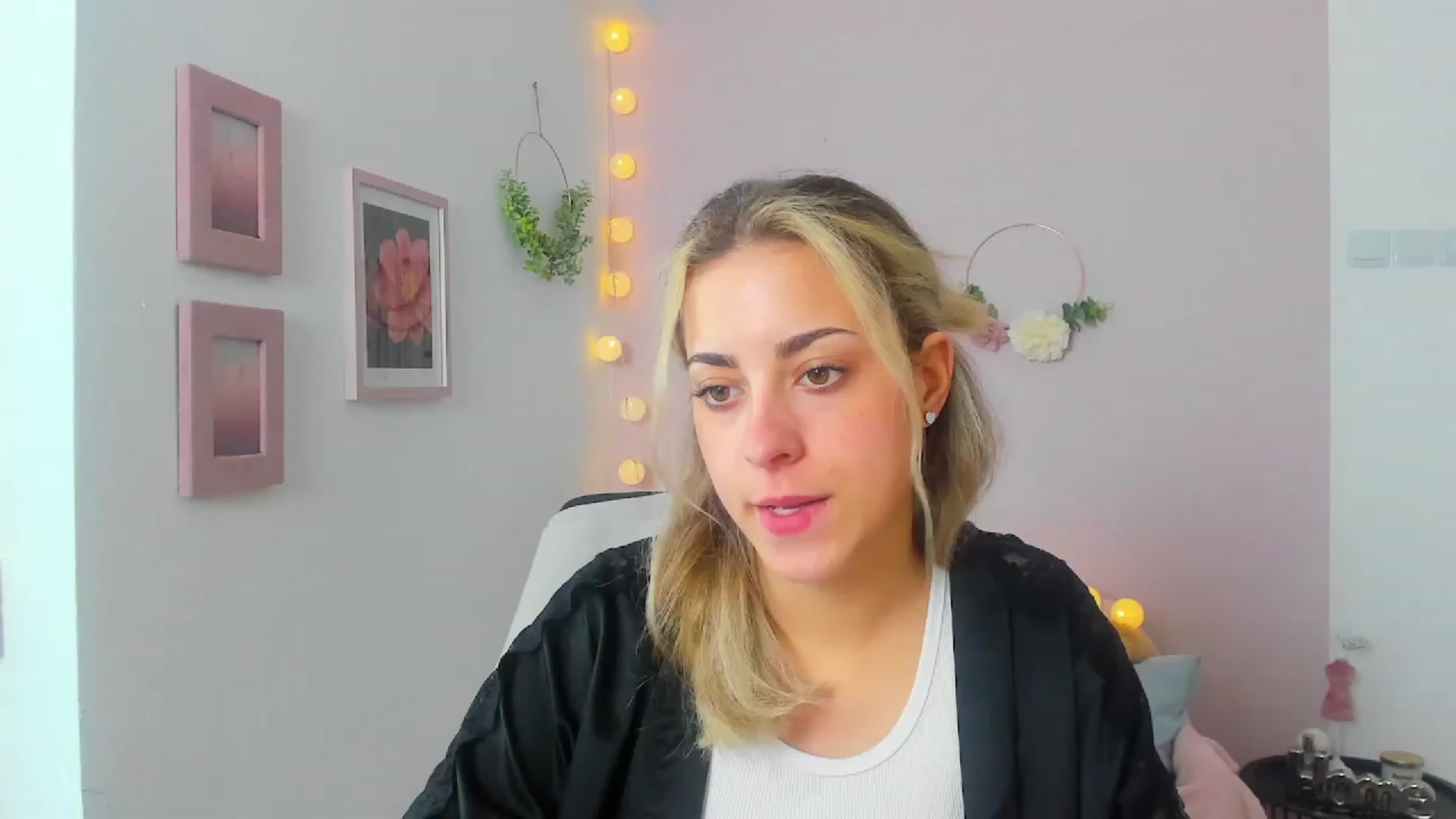 Gallery image thumbnail from Gia_Lopez18's myfreecams stream on, 05/29/2023, 16:18 image 2 of 20