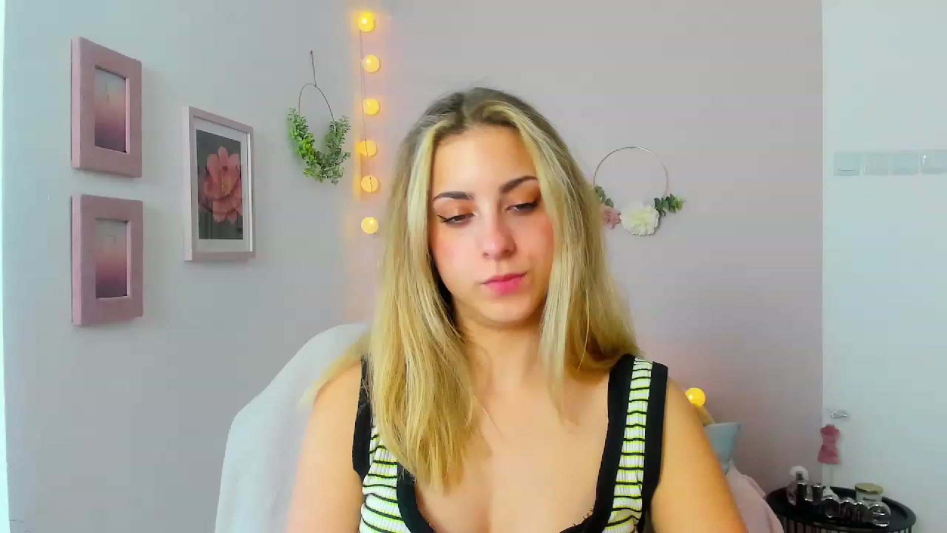 Gallery image thumbnail from Gia_Lopez18's myfreecams stream on, 05/31/2023, 14:46 image 19 of 20