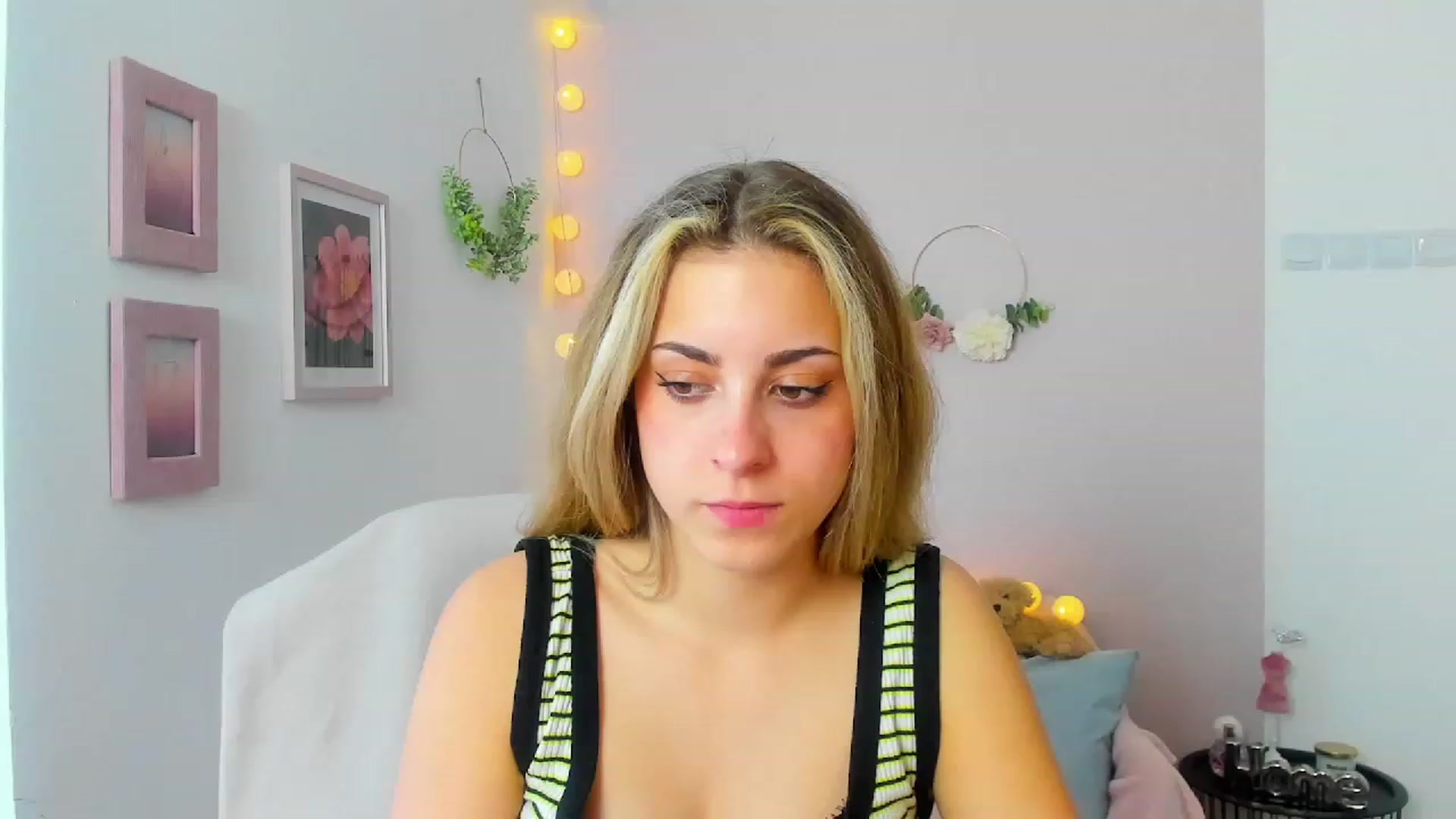 Gallery image thumbnail from Gia_Lopez18's myfreecams stream on, 05/31/2023, 14:46 image 6 of 20