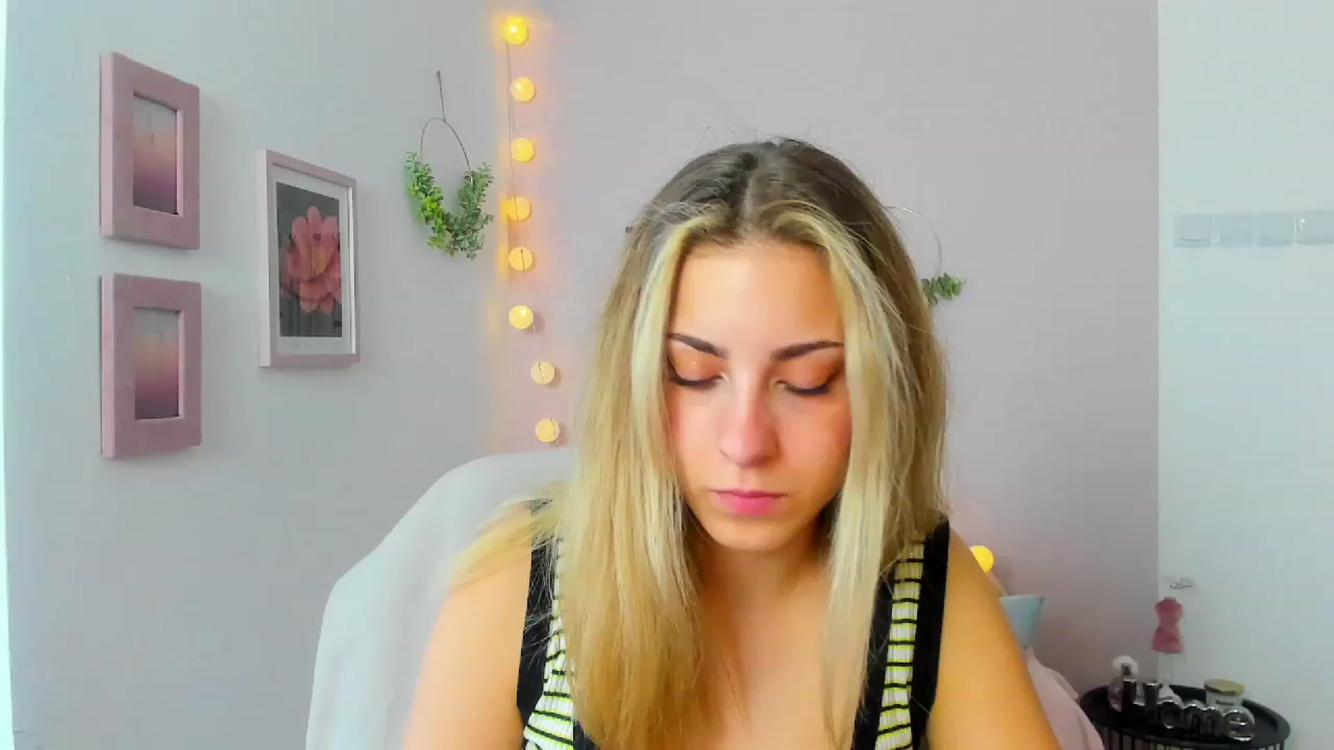 Gallery image thumbnail from Gia_Lopez18's myfreecams stream on, 05/31/2023, 14:46 image 17 of 20