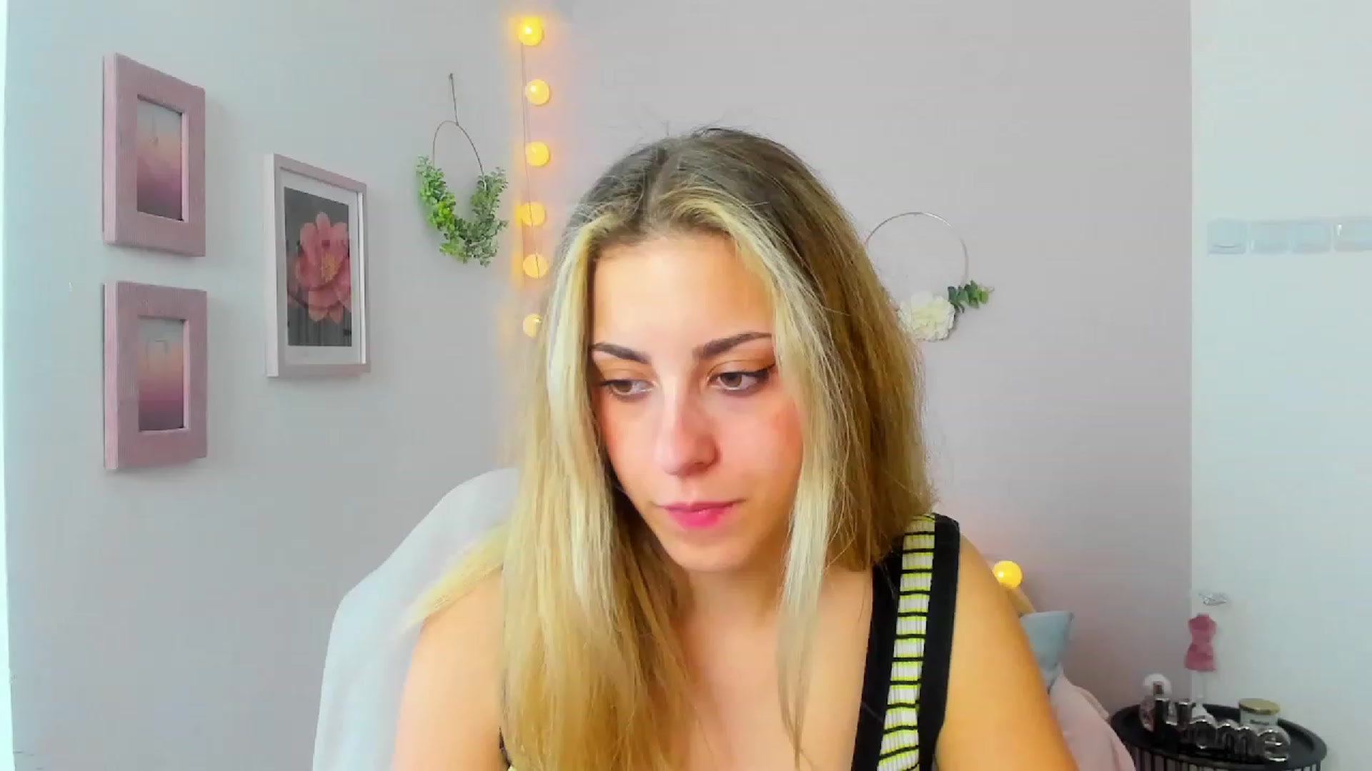 Gallery image thumbnail from Gia_Lopez18's myfreecams stream on, 05/31/2023, 14:46 image 15 of 20