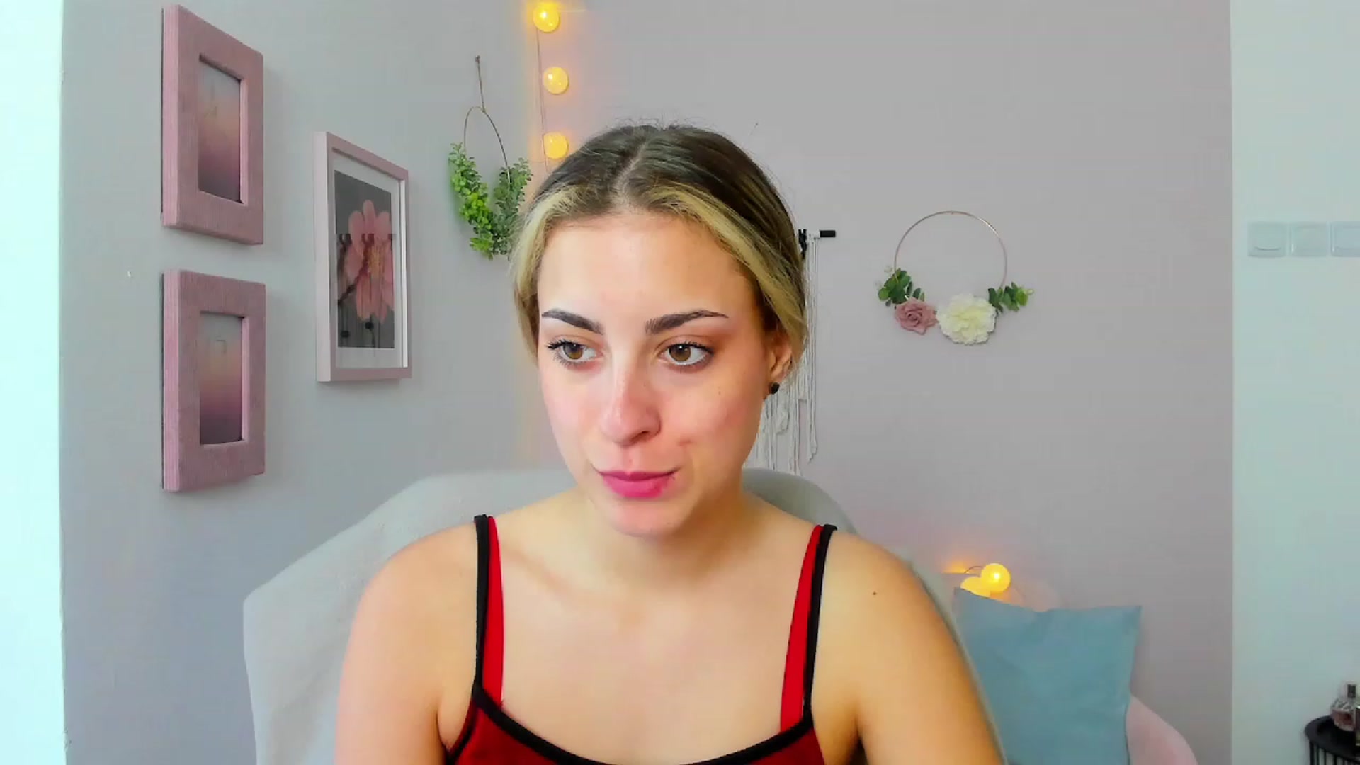 Gallery image thumbnail from Gia_Lopez18's myfreecams stream on, 06/01/2023, 15:46 image 2 of 20