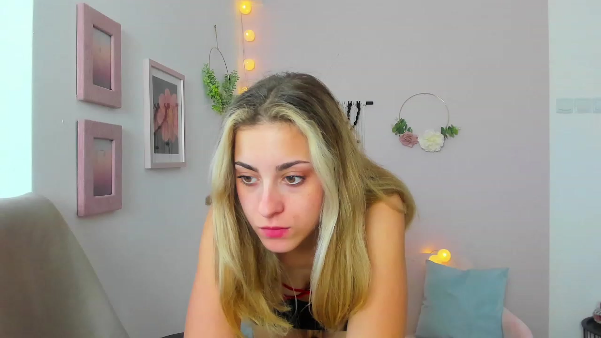 Gallery image thumbnail from Gia_Lopez18's myfreecams stream on, 06/01/2023, 16:44 image 11 of 20