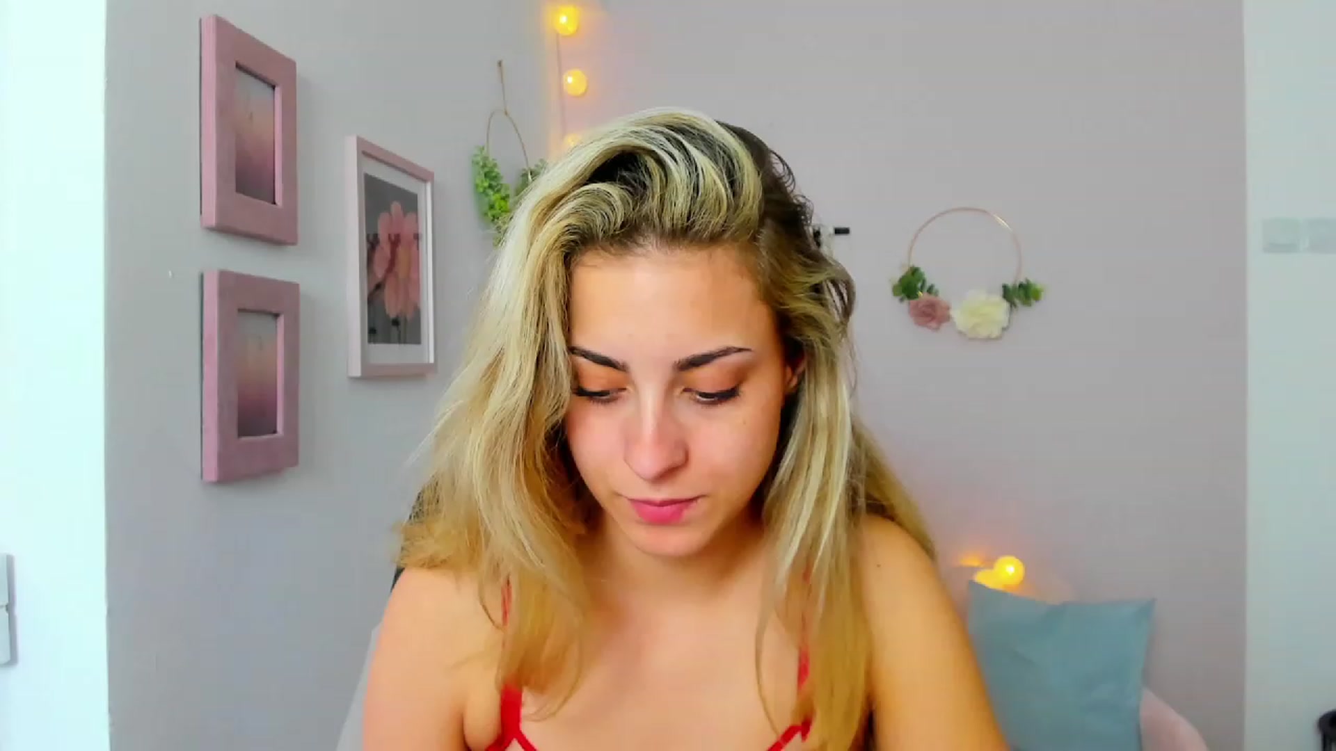 Gallery image thumbnail from Gia_Lopez18's myfreecams stream on, 06/01/2023, 17:52 image 8 of 20