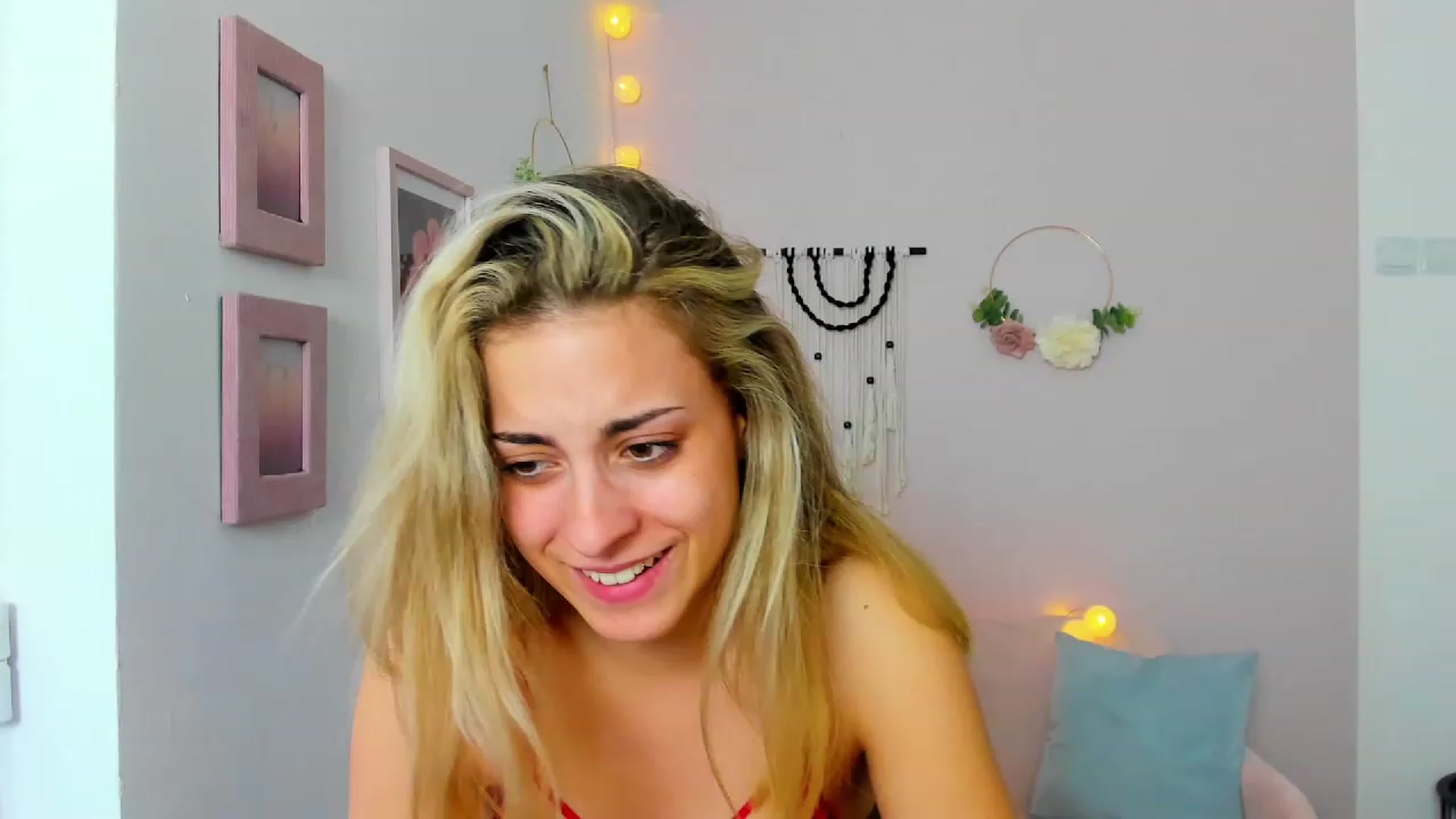 Gallery image thumbnail from Gia_Lopez18's myfreecams stream on, 06/01/2023, 17:52 image 10 of 20