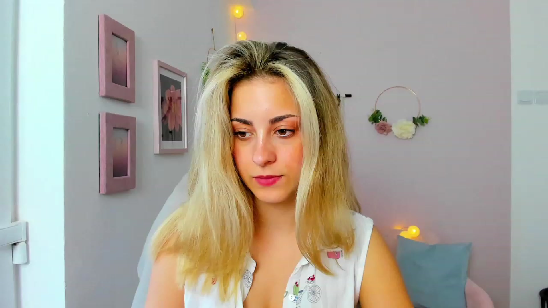 Gallery image thumbnail from Gia_Lopez18's myfreecams stream on, 06/02/2023, 17:26 image 6 of 20