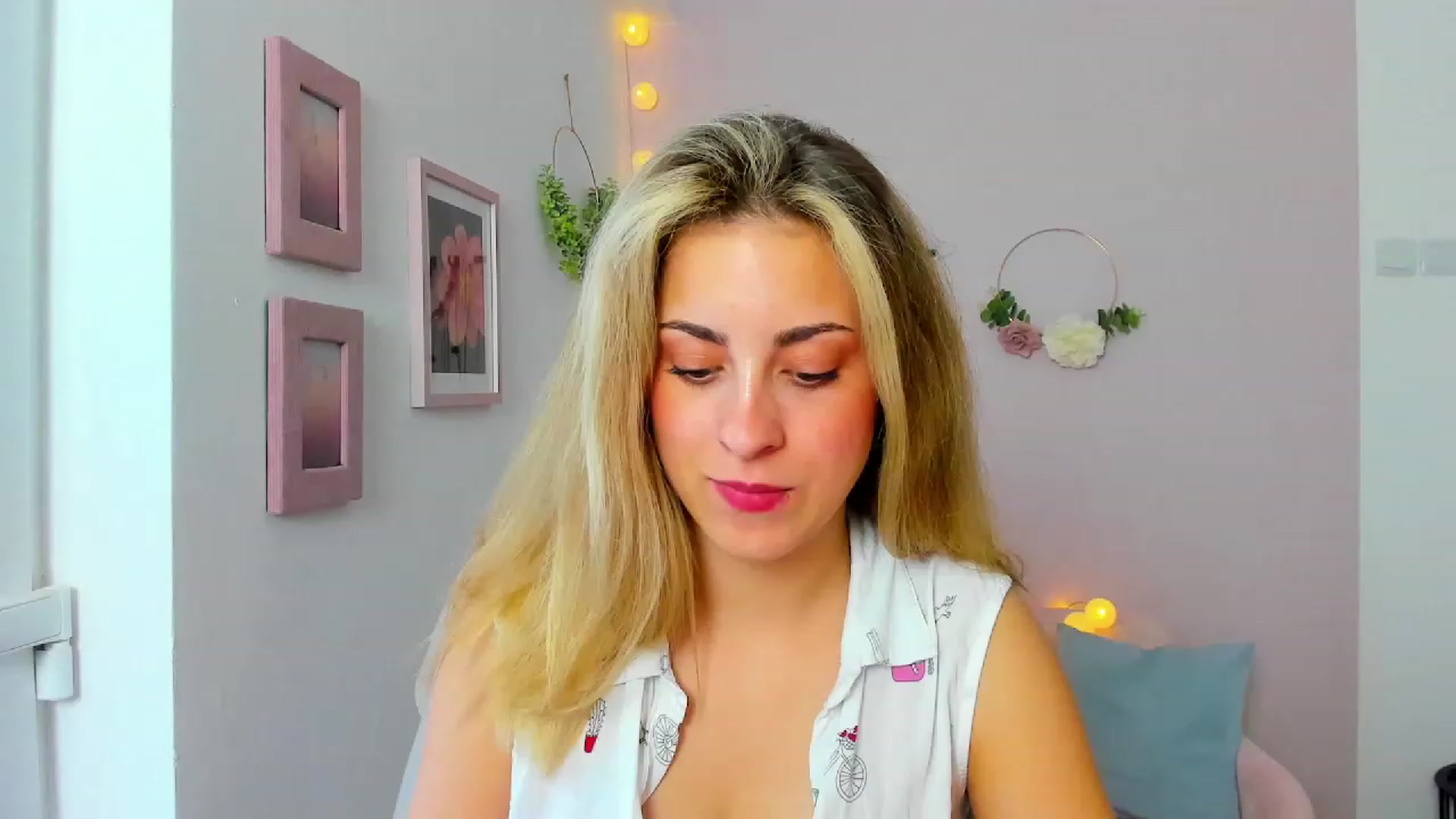 Gallery image thumbnail from Gia_Lopez18's myfreecams stream on, 06/02/2023, 17:26 image 5 of 20