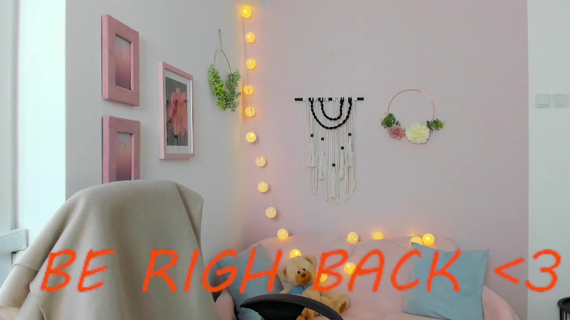Gallery image thumbnail from Gia_Lopez18's myfreecams stream on, 06/05/2023, 15:01 image 13 of 20