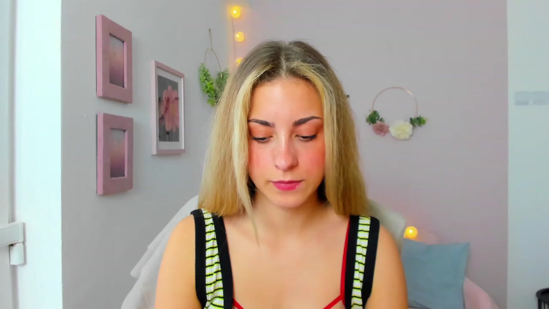 Gallery image thumbnail from Gia_Lopez18's myfreecams stream on, 06/05/2023, 15:01 image 4 of 20