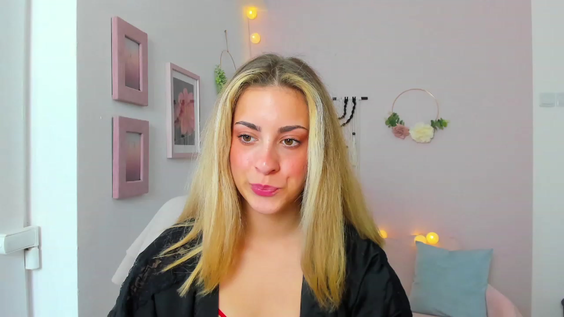 Gallery image thumbnail from Gia_Lopez18's myfreecams stream on, 06/05/2023, 15:01 image 18 of 20