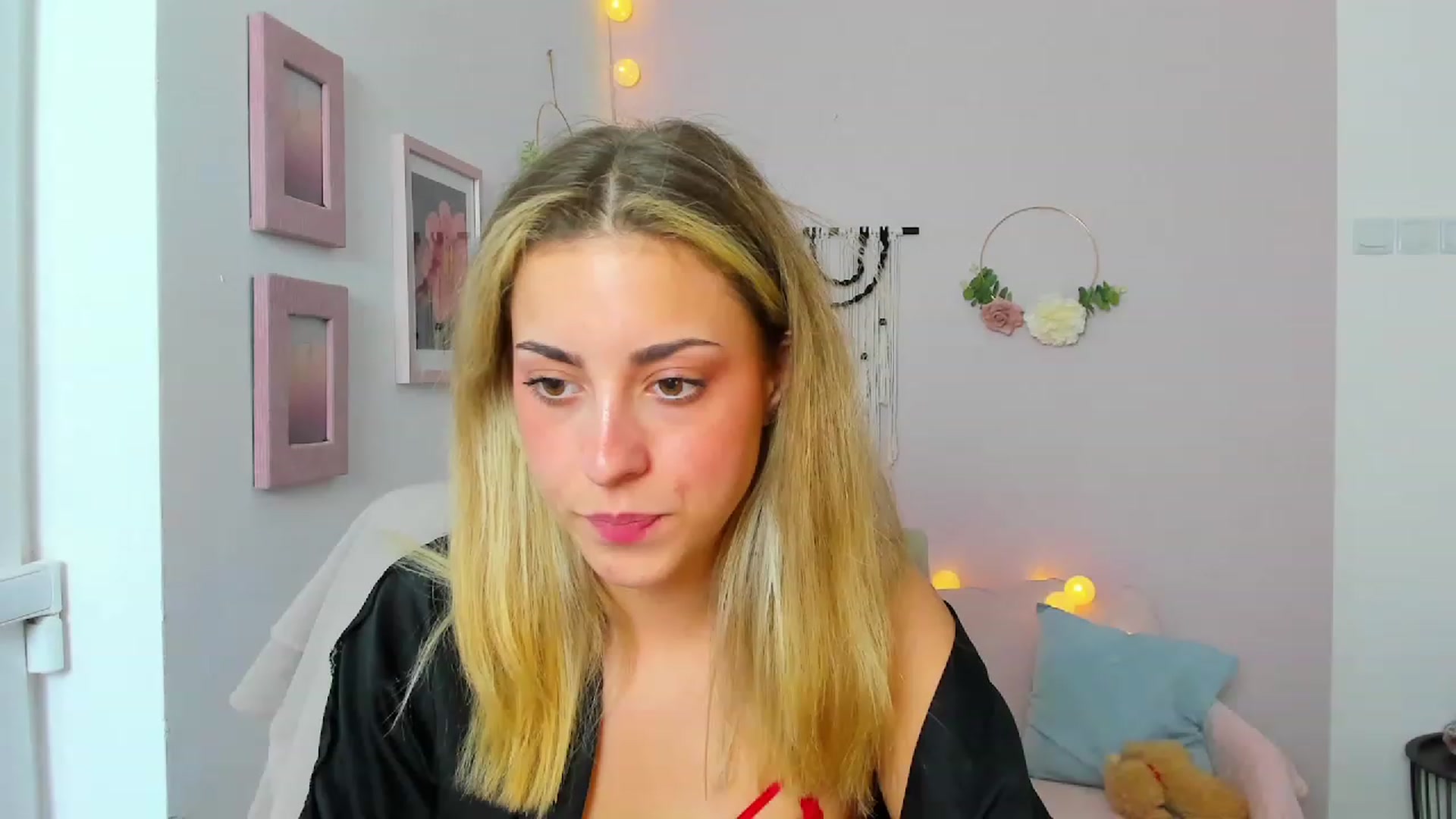 Gallery image thumbnail from Gia_Lopez18's myfreecams stream on, 06/05/2023, 17:59 image 2 of 20
