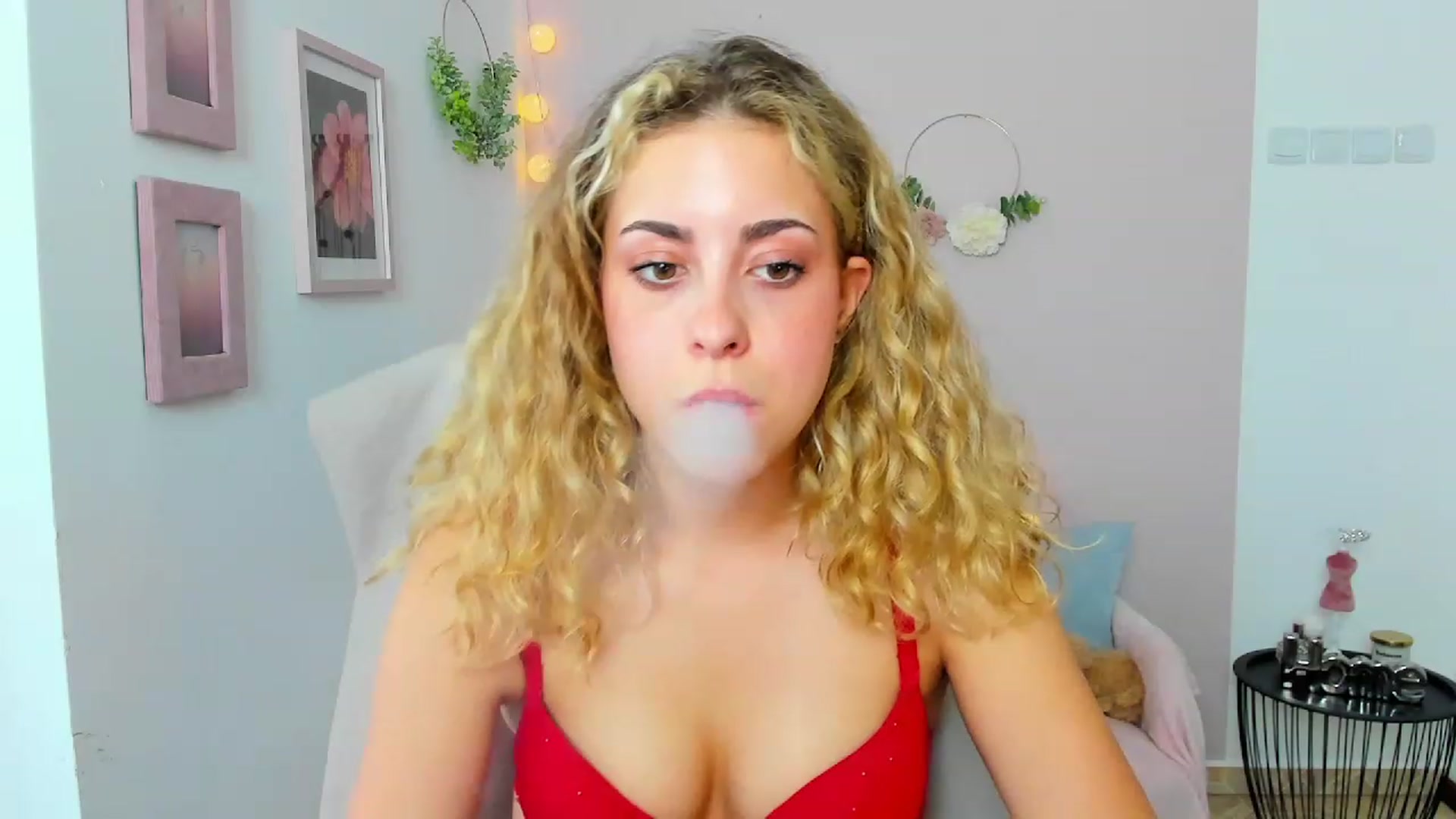 Gallery image thumbnail from Gia_Lopez18's myfreecams stream on, 06/07/2023, 16:18 image 8 of 20