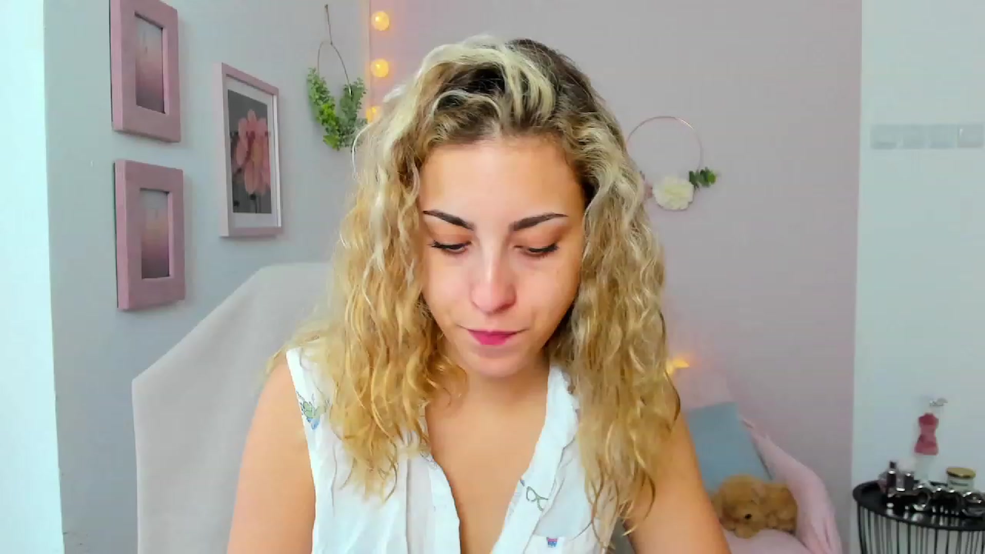 Gallery image thumbnail from Gia_Lopez18's myfreecams stream on, 06/08/2023, 13:42 image 8 of 20