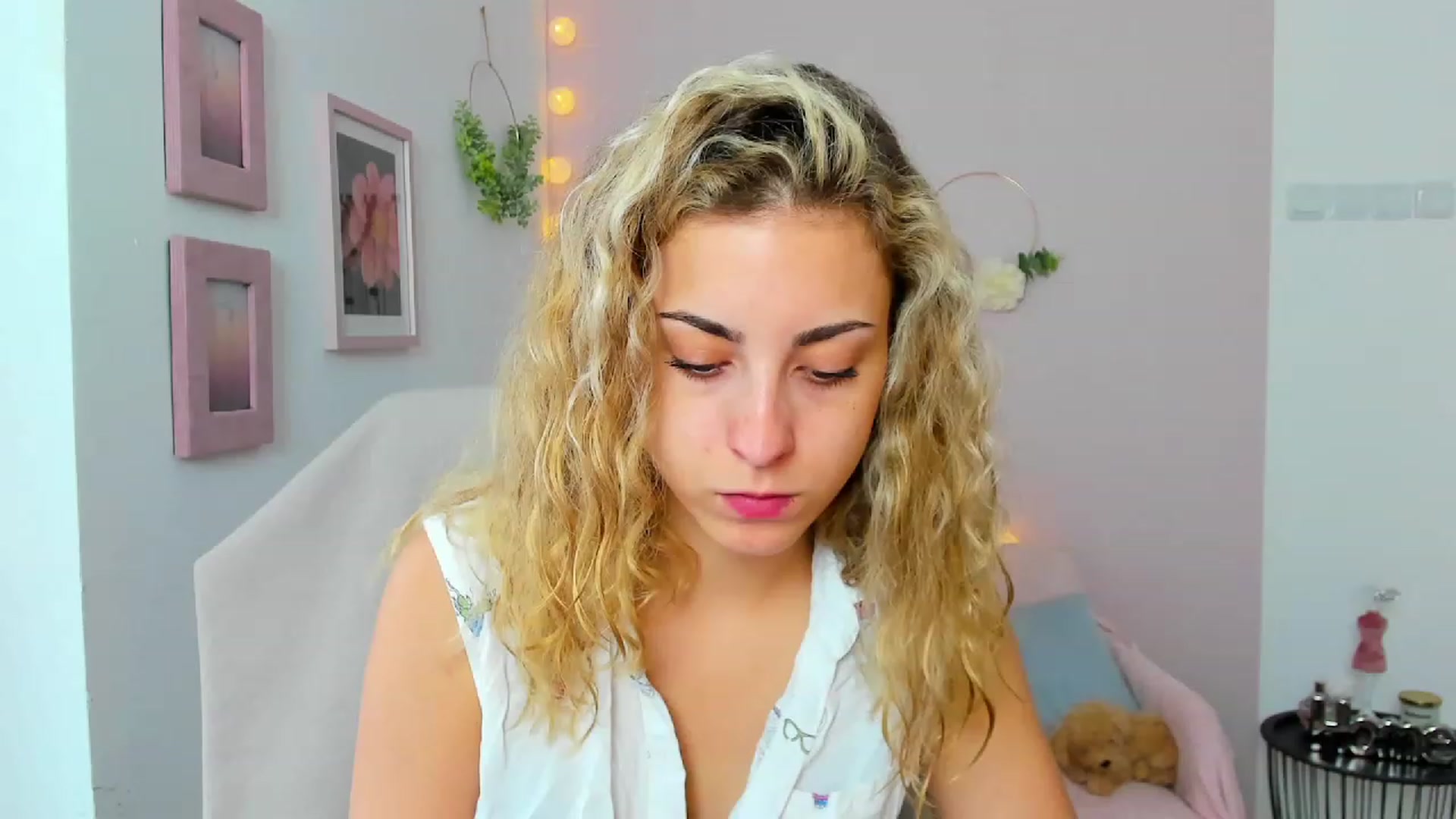 Gallery image thumbnail from Gia_Lopez18's myfreecams stream on, 06/08/2023, 13:42 image 7 of 20