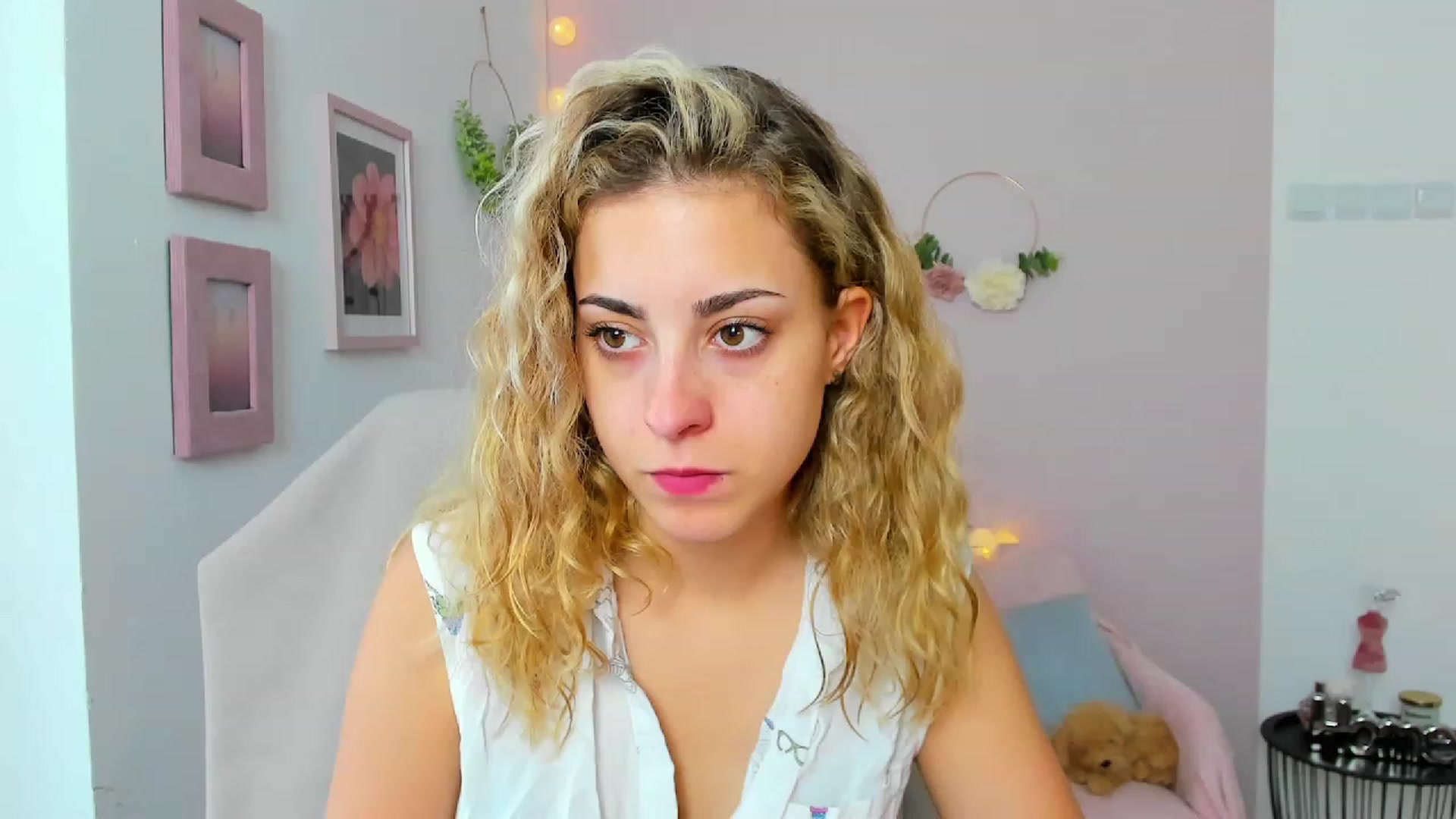 Gallery image thumbnail from Gia_Lopez18's myfreecams stream on, 06/08/2023, 13:42 image 9 of 20