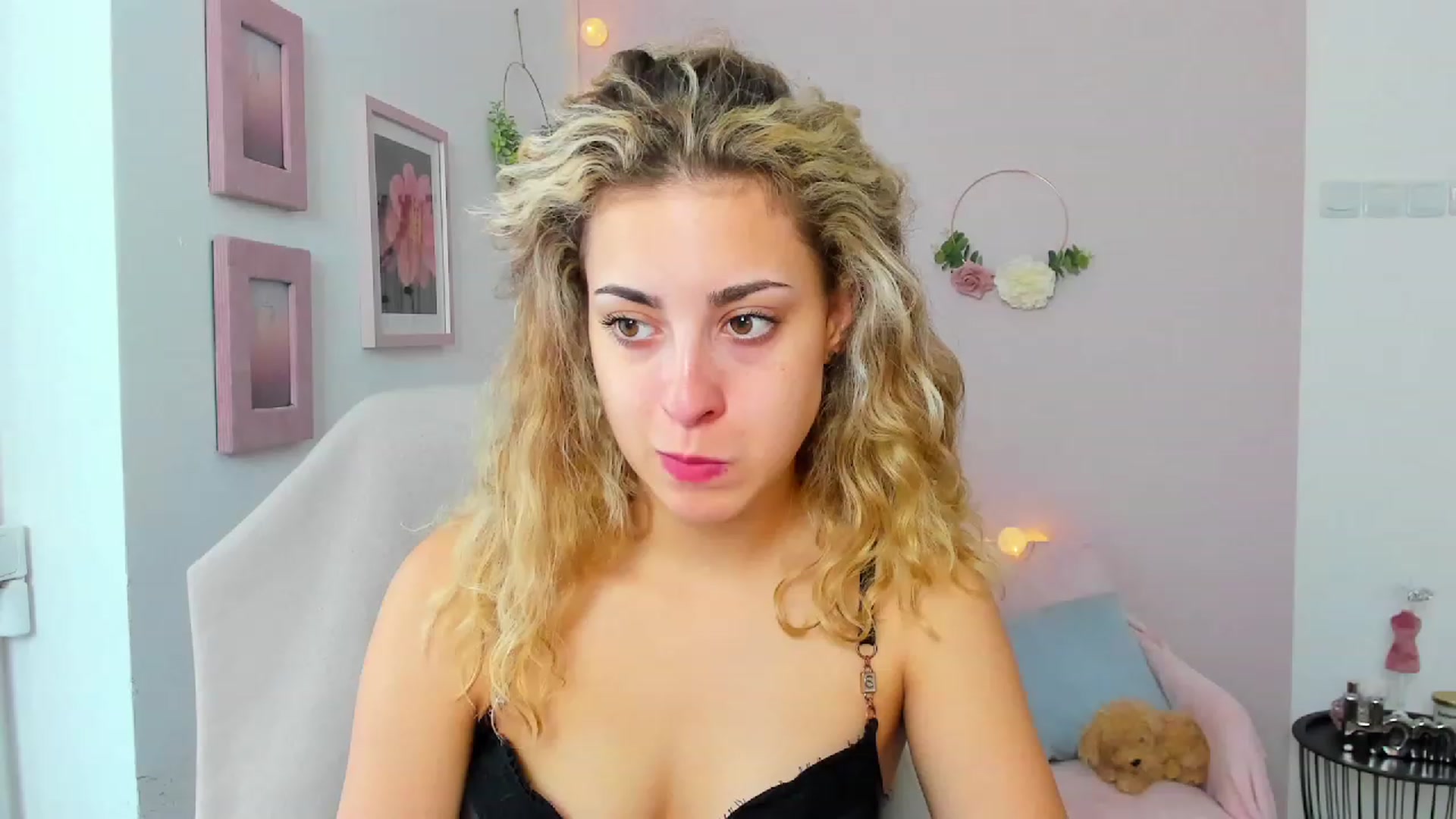 Gallery image thumbnail from Gia_Lopez18's myfreecams stream on, 06/08/2023, 13:42 image 20 of 20