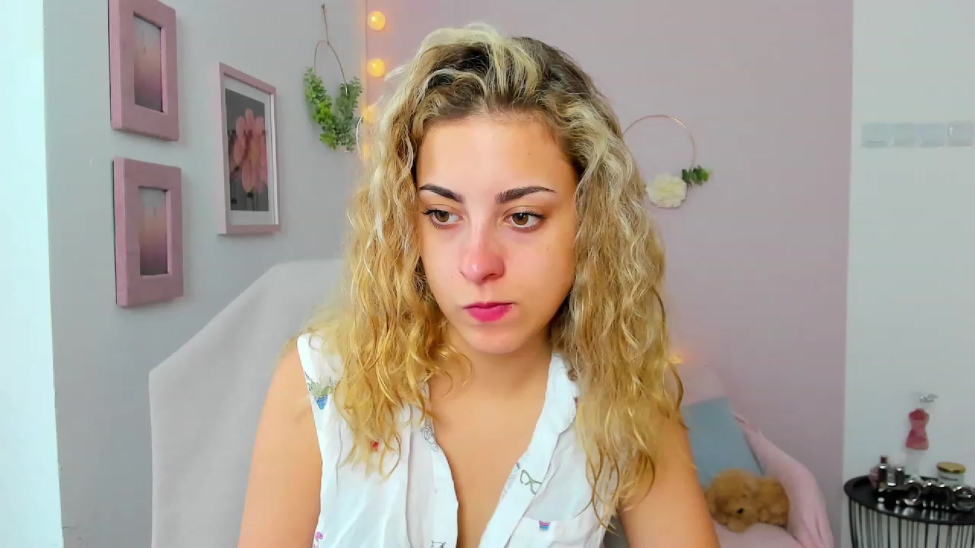 Gallery image thumbnail from Gia_Lopez18's myfreecams stream on, 06/08/2023, 13:42 image 5 of 20