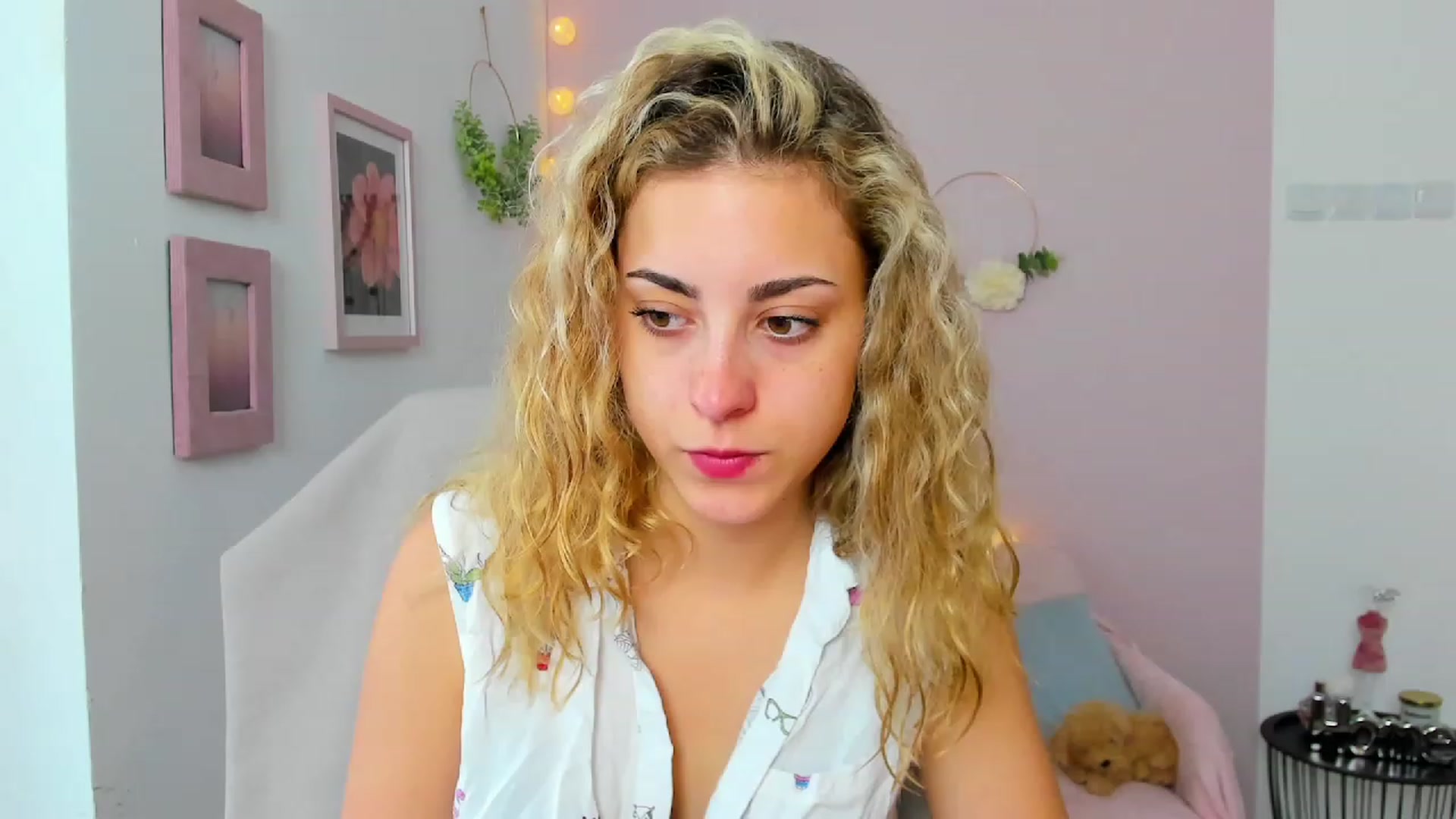 Gallery image thumbnail from Gia_Lopez18's myfreecams stream on, 06/08/2023, 13:42 image 3 of 20
